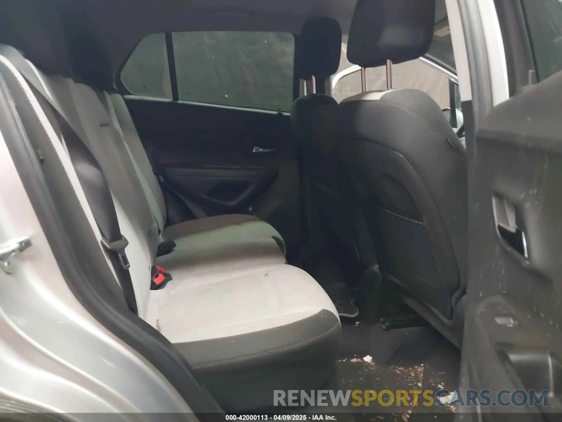 8 Photograph of a damaged car 3GNCJKSB5KL189469 CHEVROLET TRAX 2019