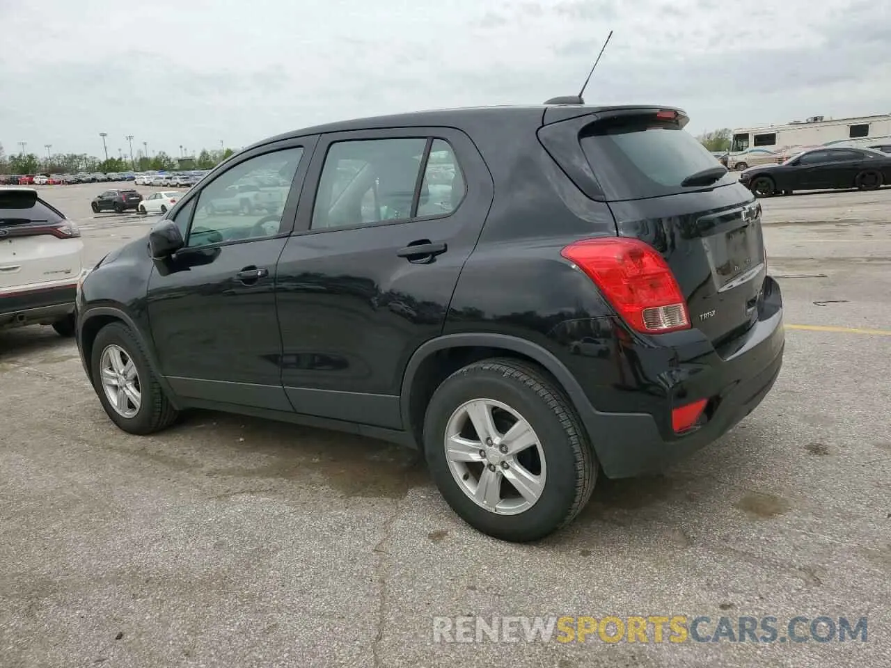 2 Photograph of a damaged car 3GNCJKSB5KL310310 CHEVROLET TRAX 2019