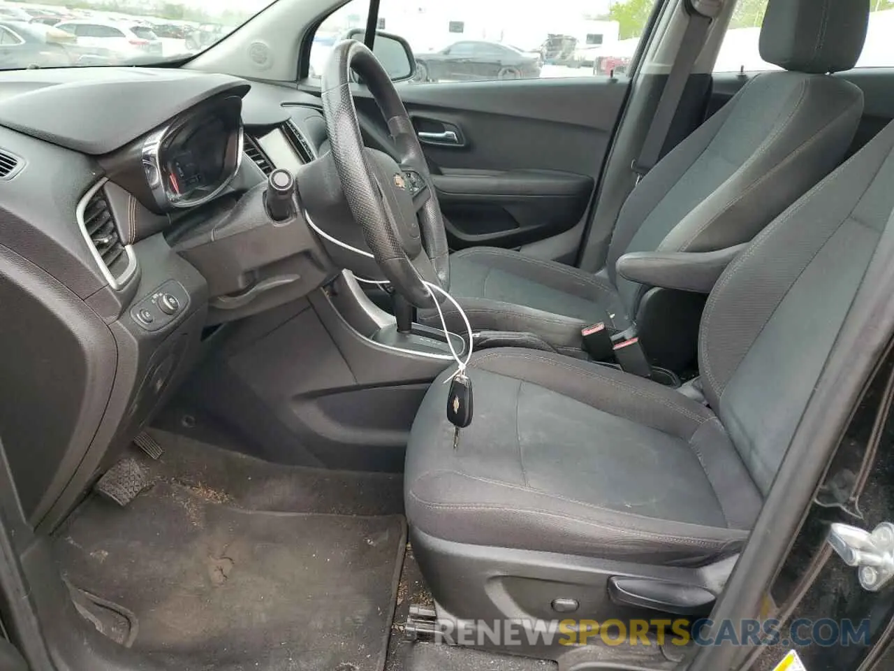 7 Photograph of a damaged car 3GNCJKSB5KL310310 CHEVROLET TRAX 2019