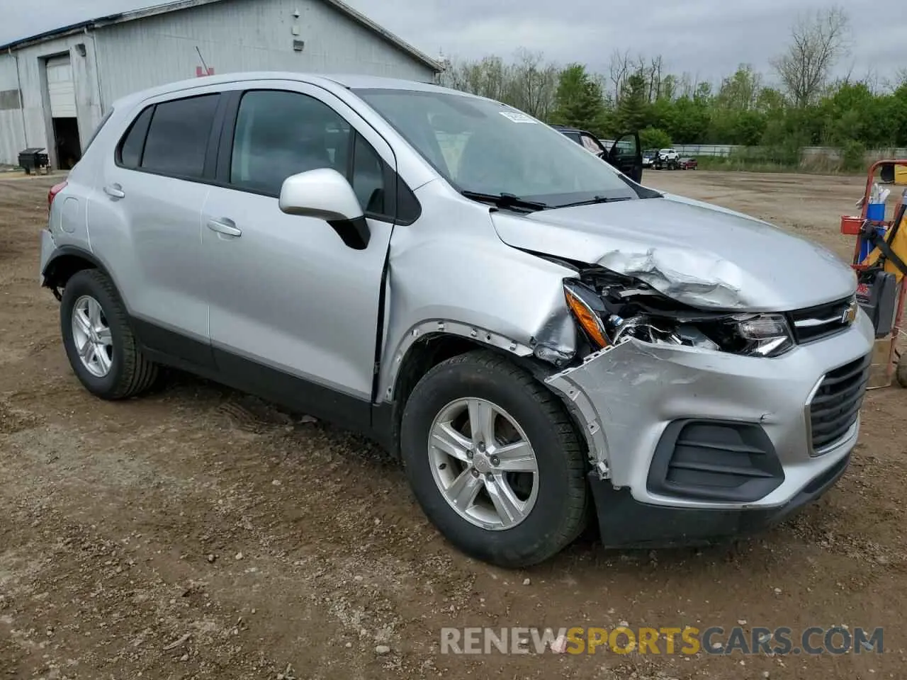 4 Photograph of a damaged car 3GNCJKSB5KL395651 CHEVROLET TRAX 2019