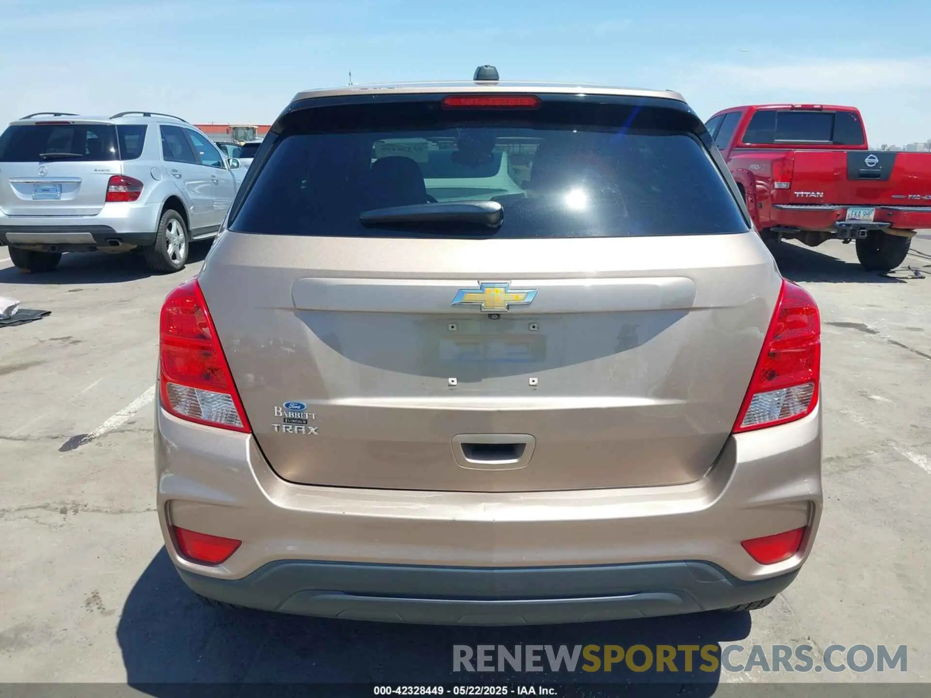 17 Photograph of a damaged car 3GNCJKSB6KL113159 CHEVROLET TRAX 2019