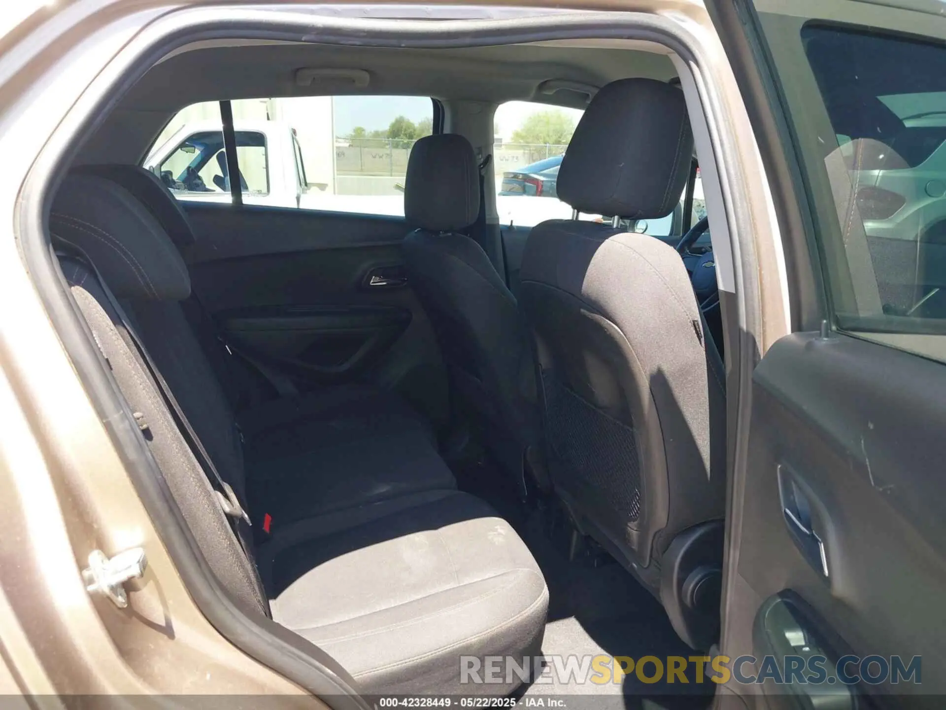 8 Photograph of a damaged car 3GNCJKSB6KL113159 CHEVROLET TRAX 2019