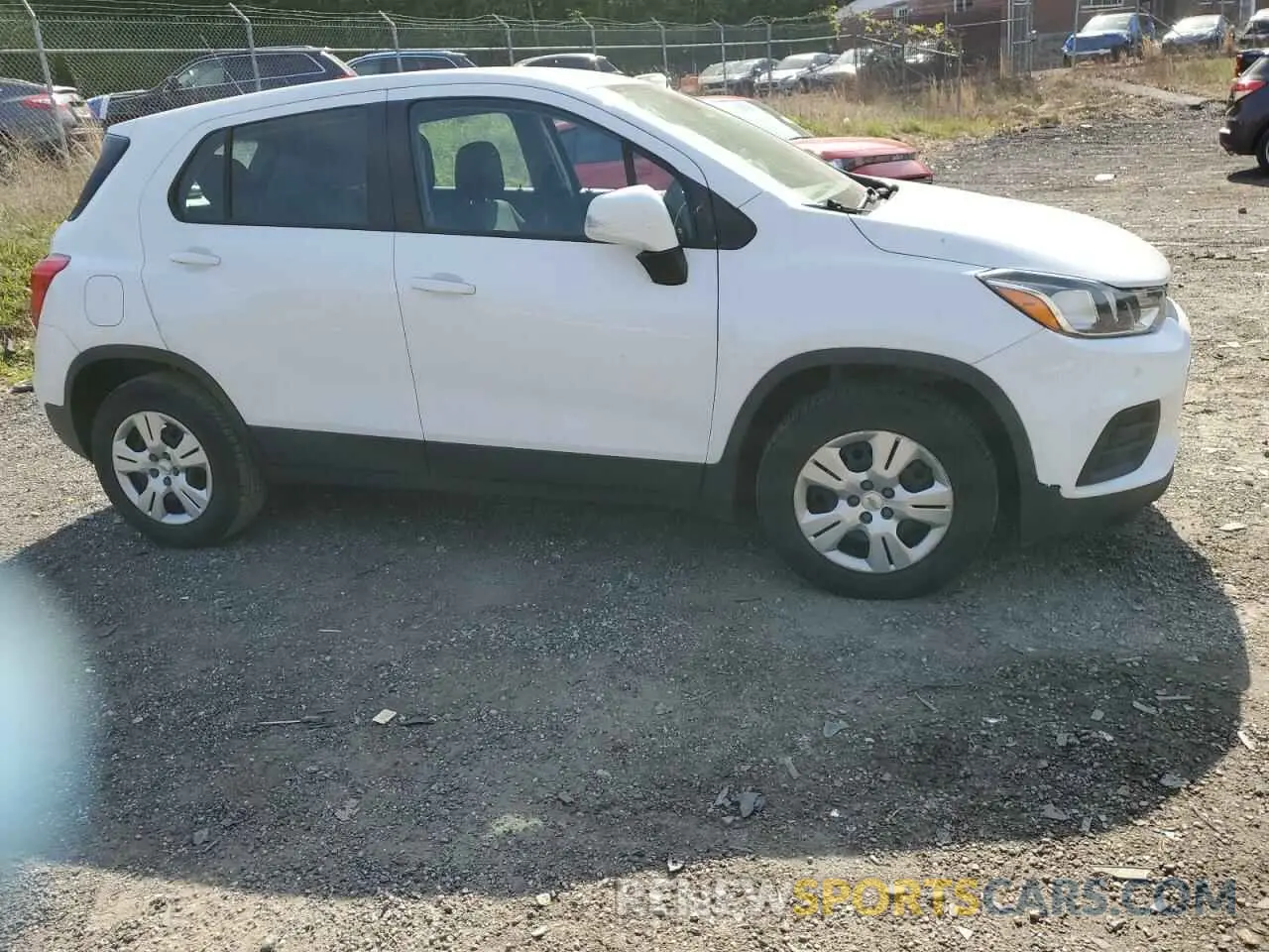 4 Photograph of a damaged car 3GNCJKSB6KL176519 CHEVROLET TRAX 2019