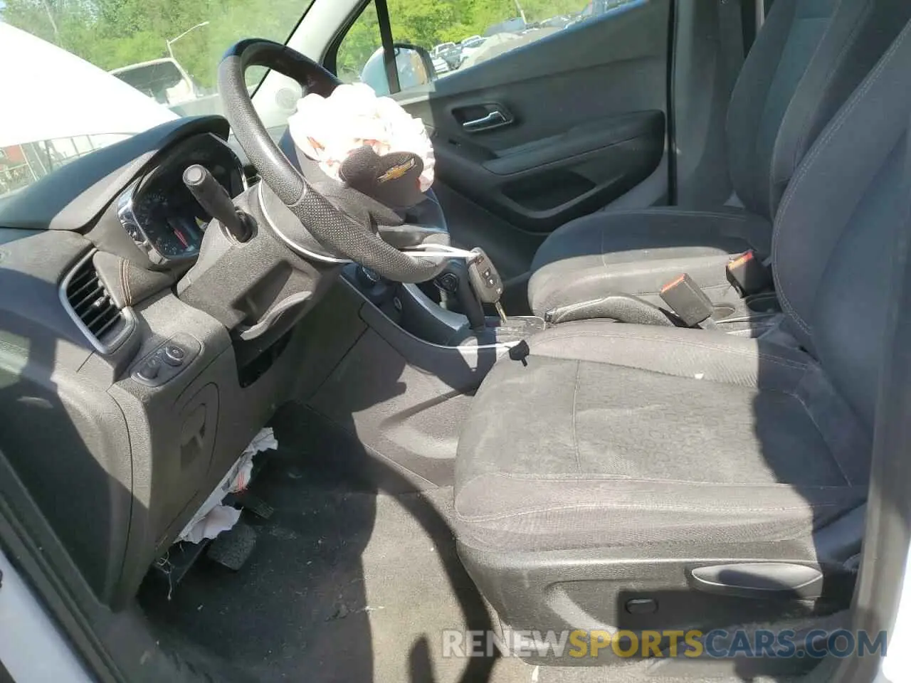 7 Photograph of a damaged car 3GNCJKSB6KL176519 CHEVROLET TRAX 2019