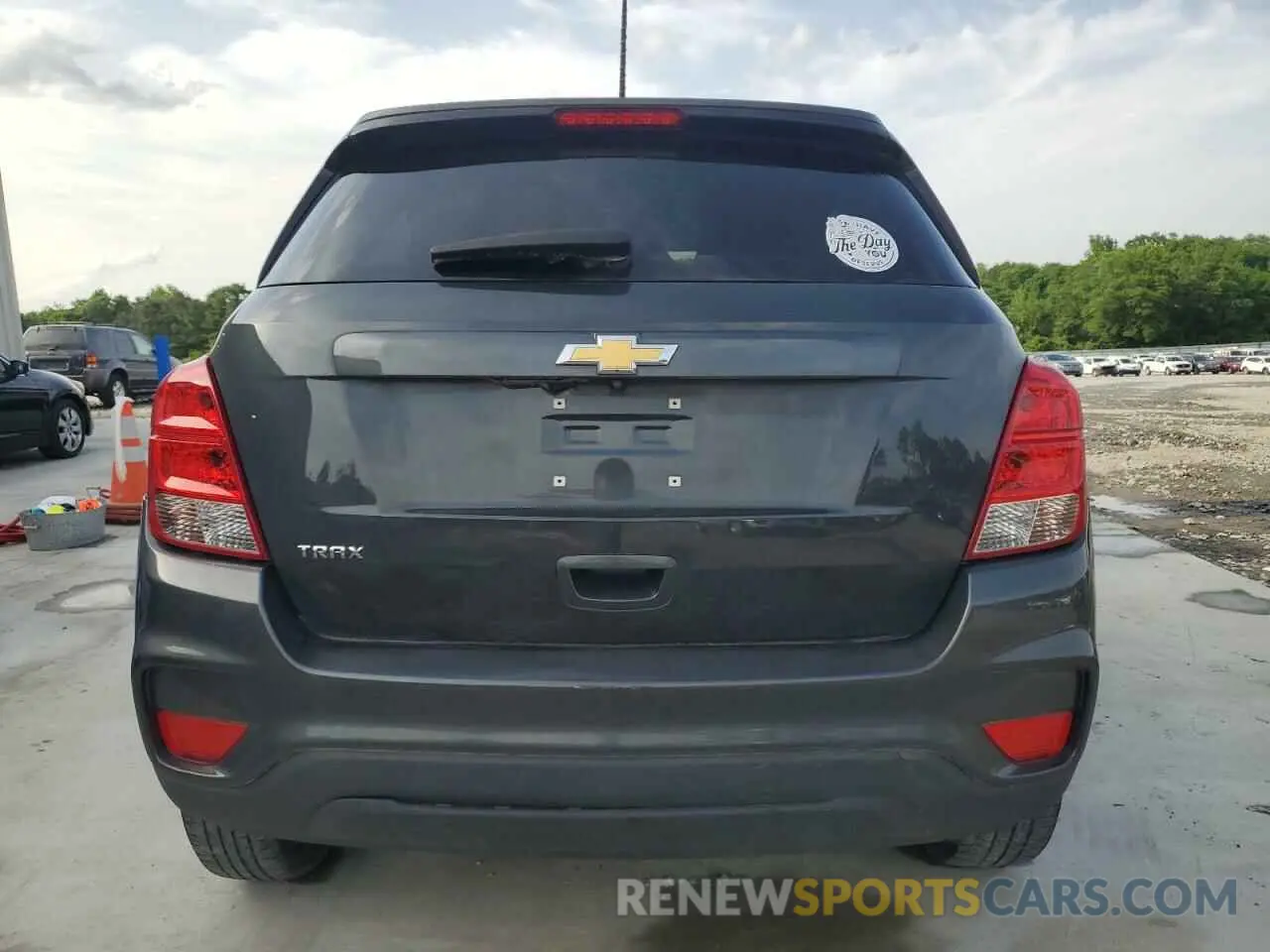 6 Photograph of a damaged car 3GNCJKSB6KL214511 CHEVROLET TRAX 2019