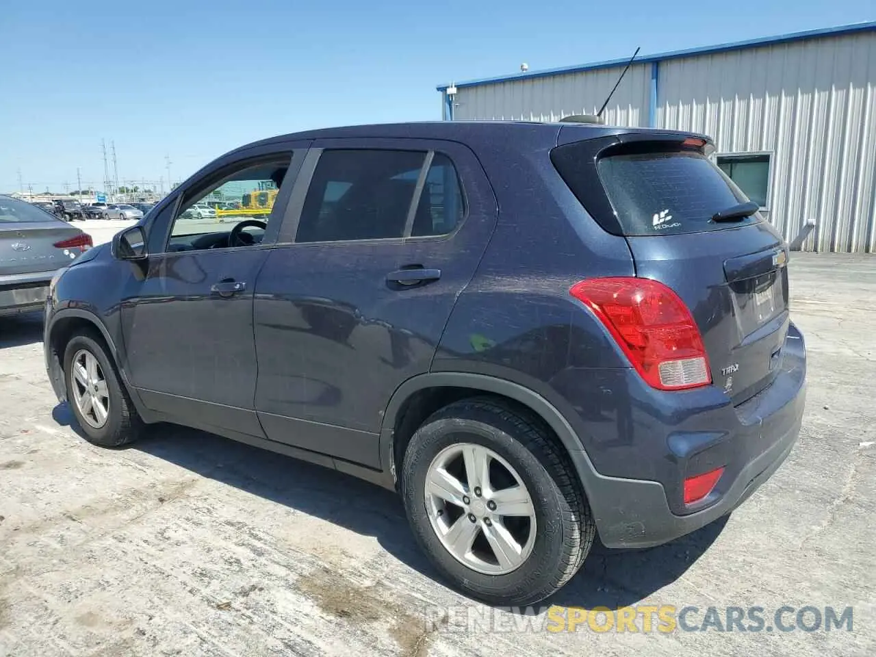 2 Photograph of a damaged car 3GNCJKSB6KL215819 CHEVROLET TRAX 2019