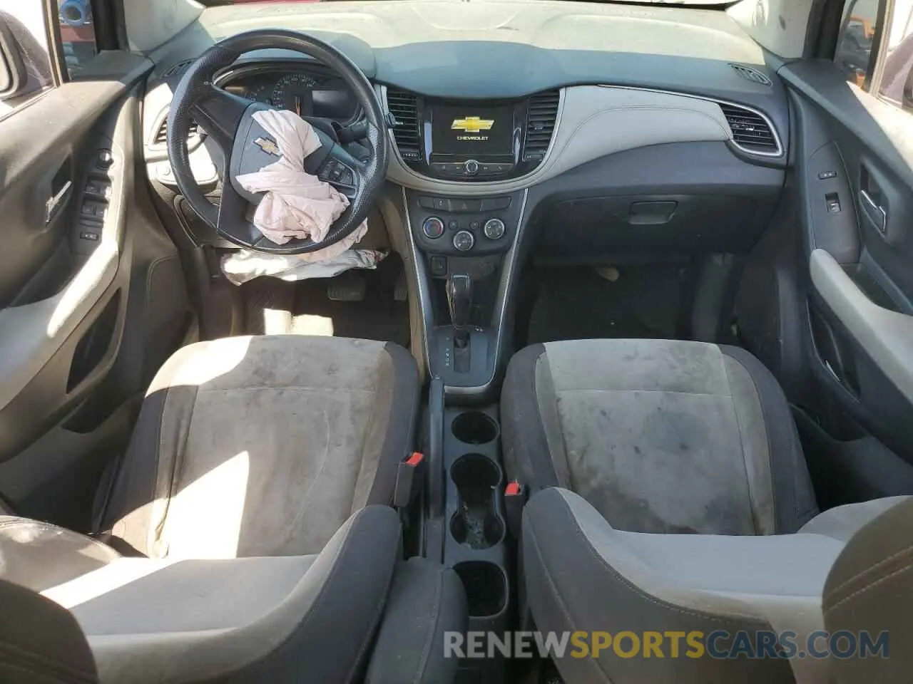 8 Photograph of a damaged car 3GNCJKSB6KL215819 CHEVROLET TRAX 2019