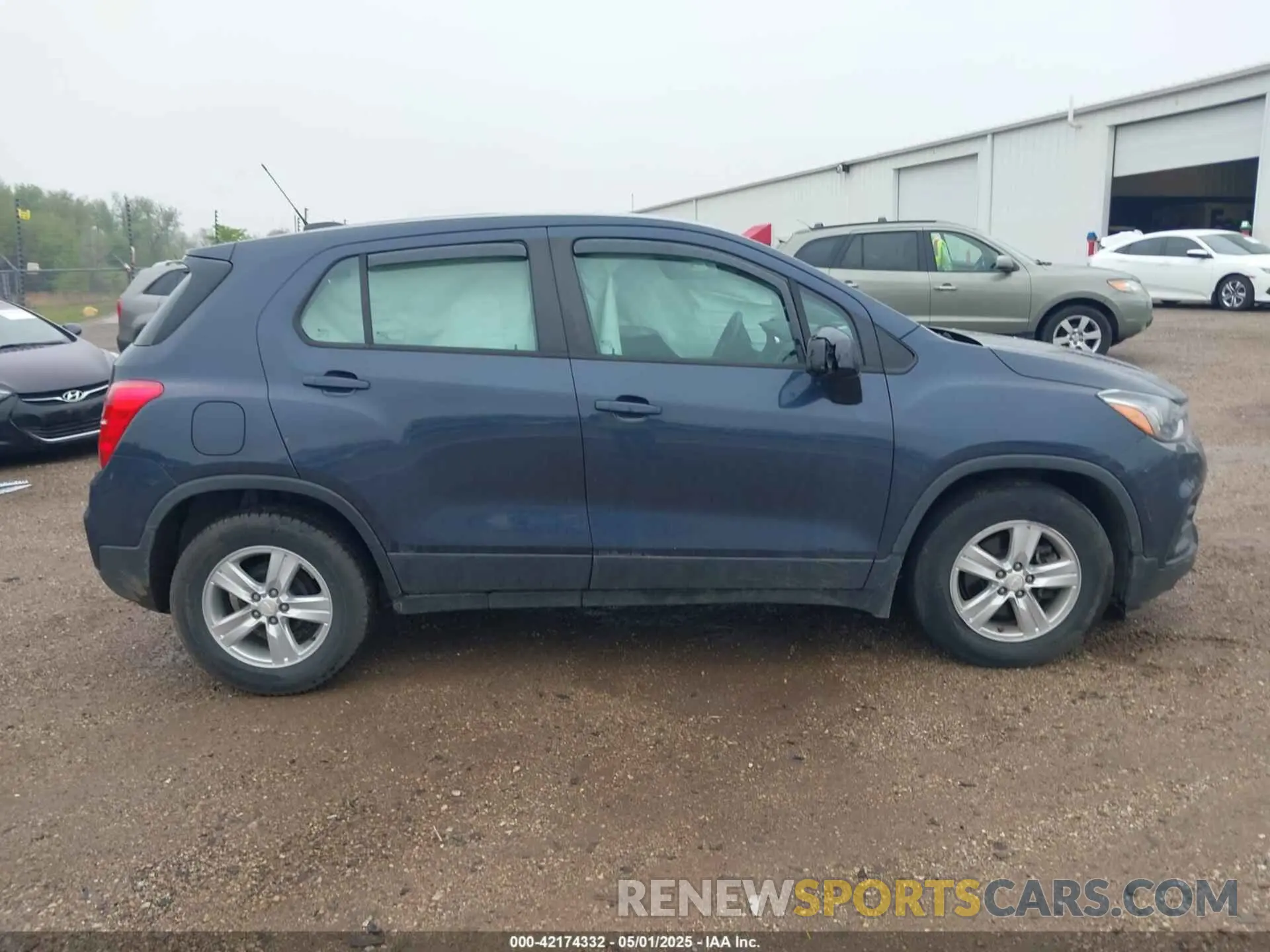 13 Photograph of a damaged car 3GNCJKSB6KL221989 CHEVROLET TRAX 2019