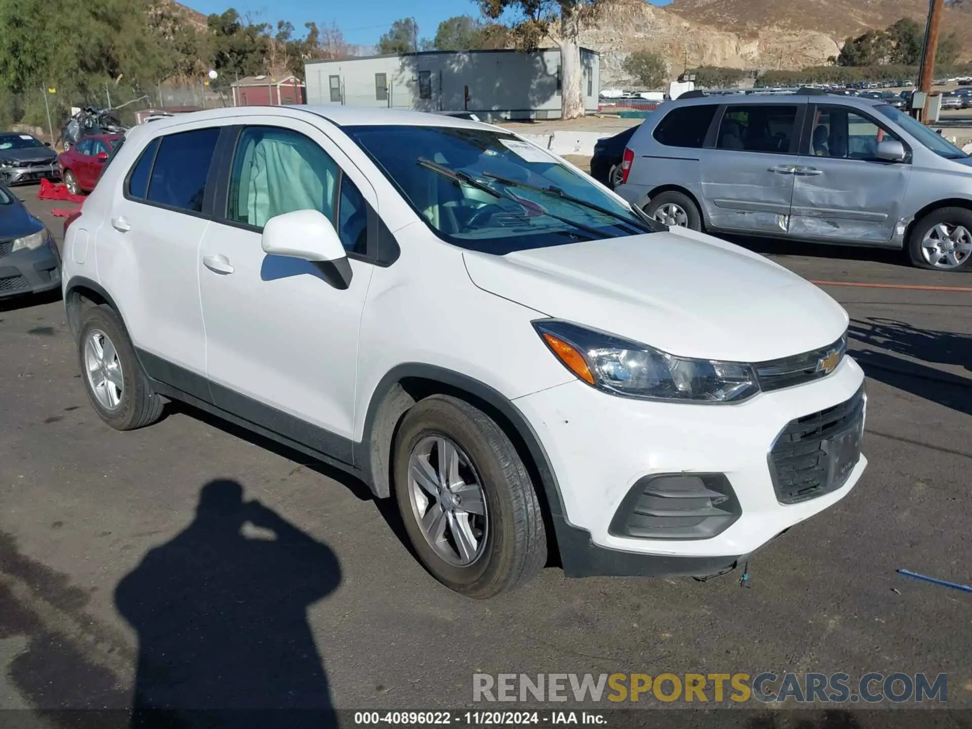 1 Photograph of a damaged car 3GNCJKSB6KL261120 CHEVROLET TRAX 2019