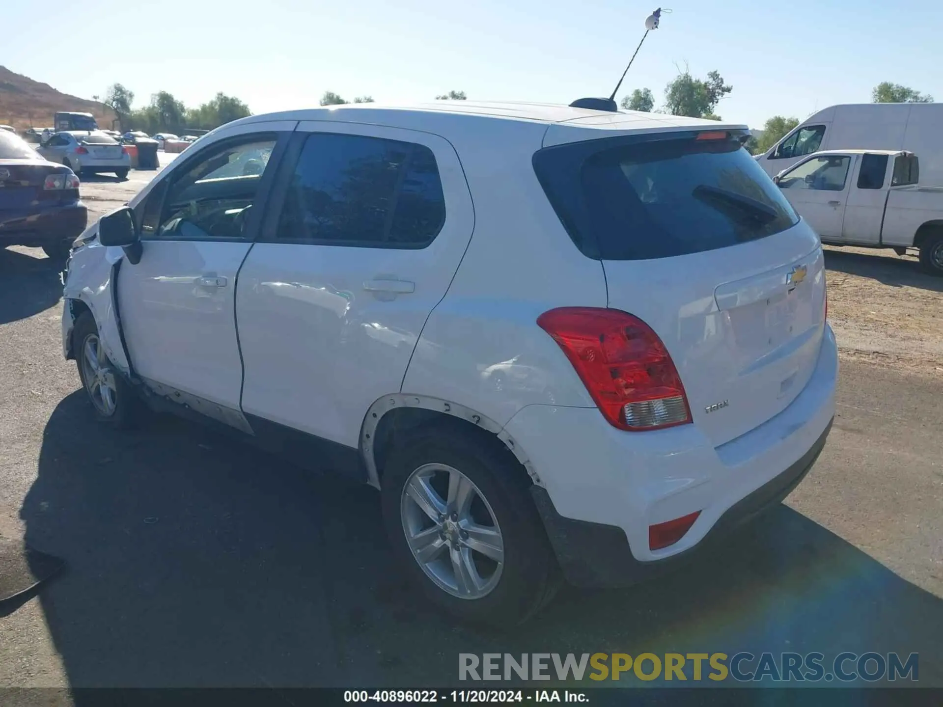 3 Photograph of a damaged car 3GNCJKSB6KL261120 CHEVROLET TRAX 2019