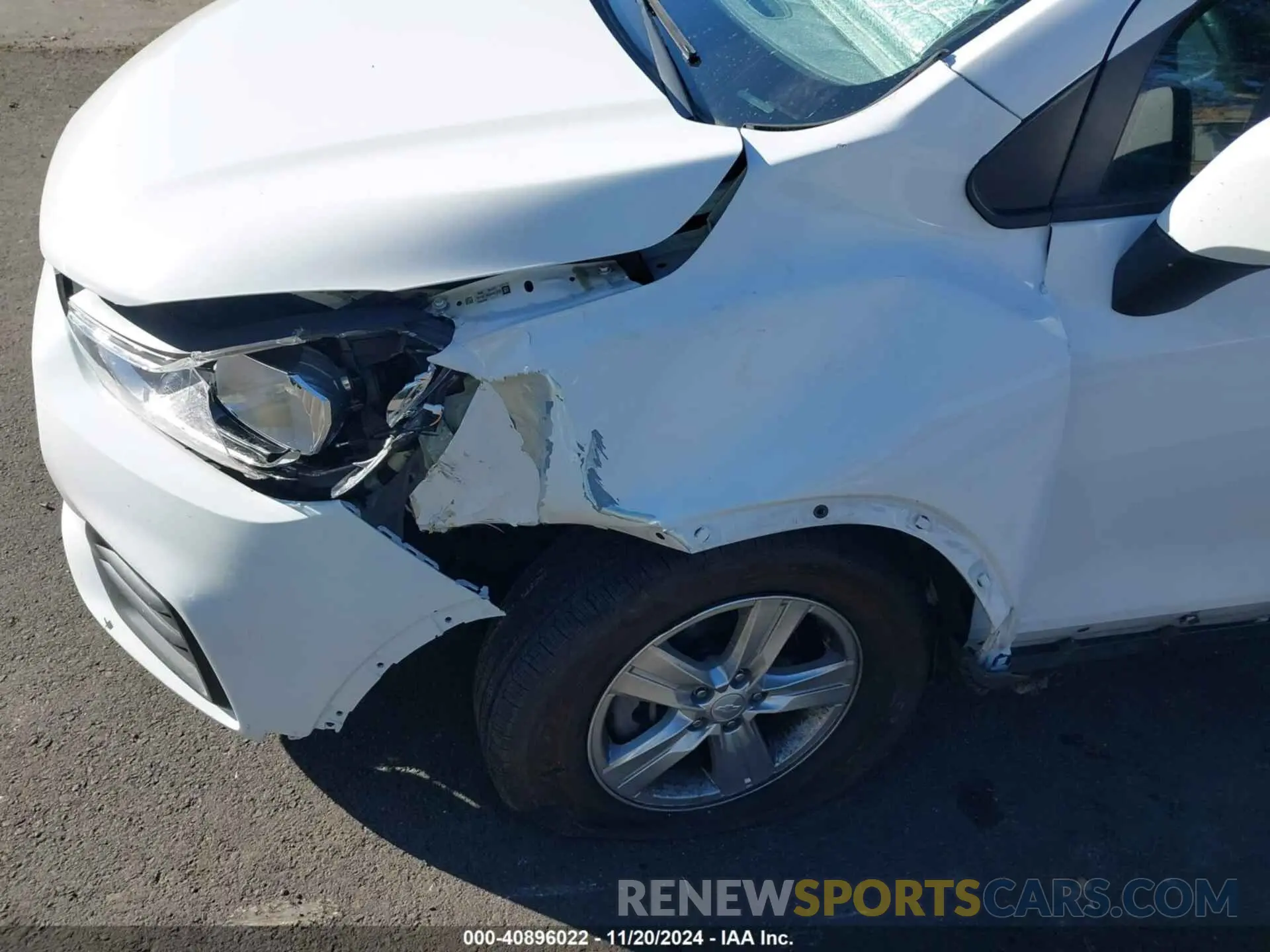 6 Photograph of a damaged car 3GNCJKSB6KL261120 CHEVROLET TRAX 2019