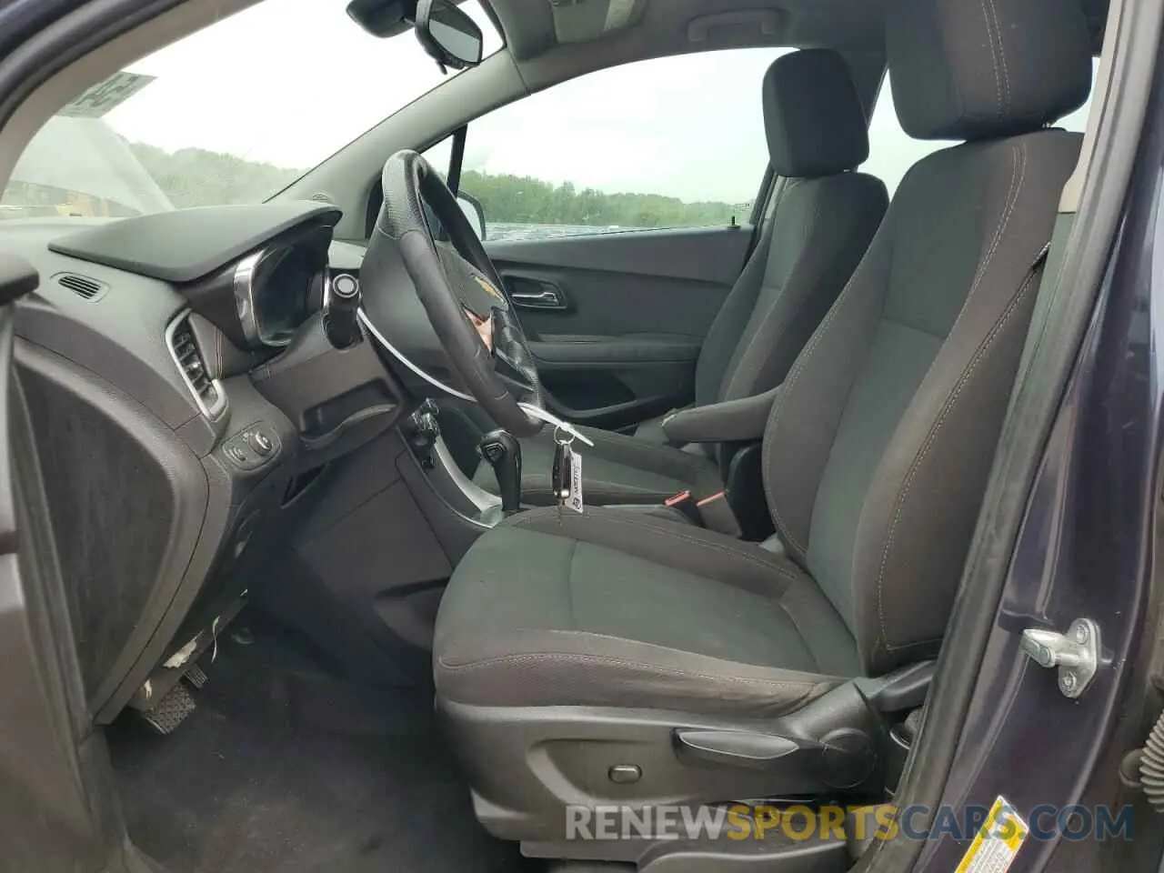 7 Photograph of a damaged car 3GNCJKSB6KL270402 CHEVROLET TRAX 2019
