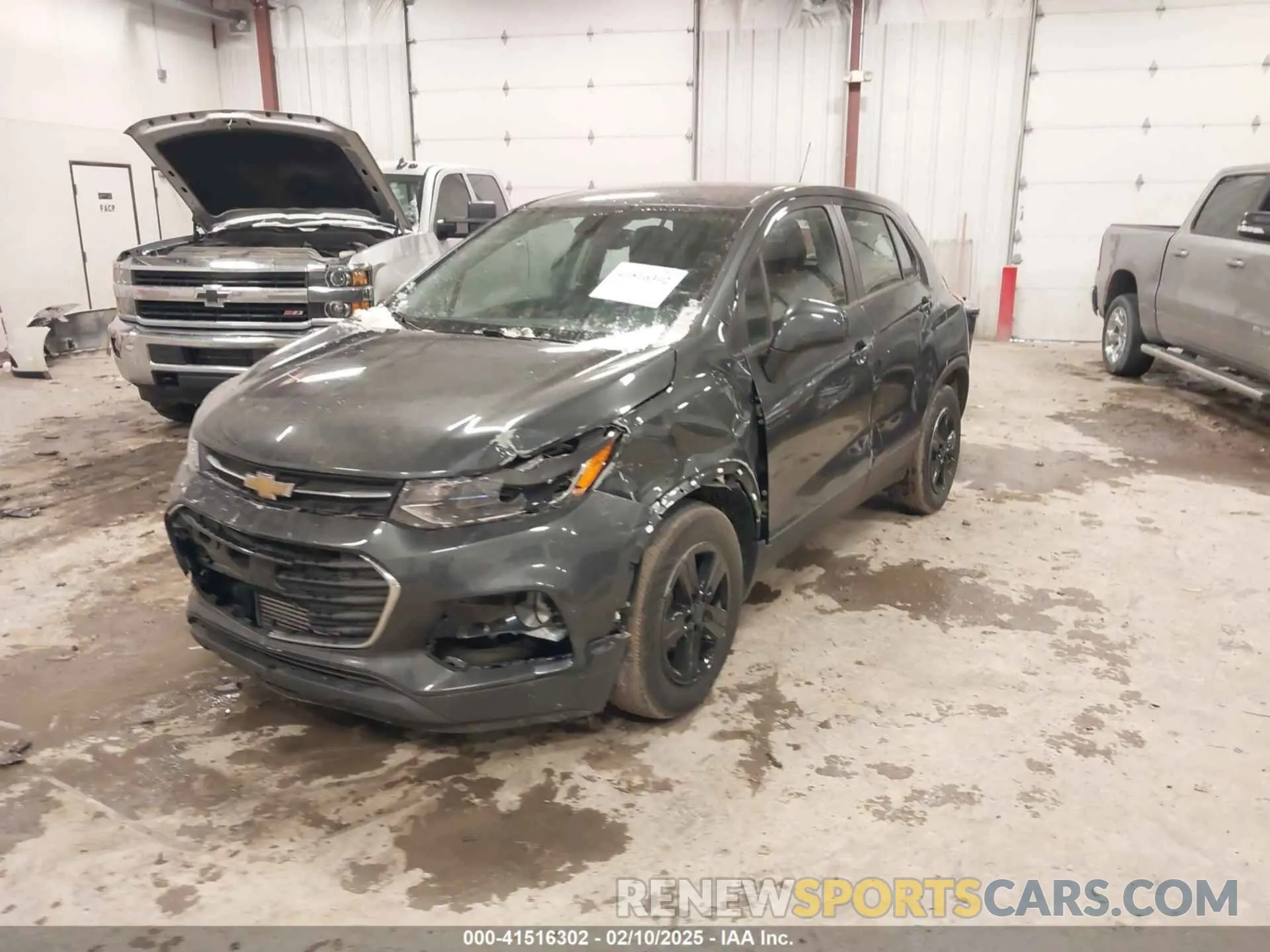 2 Photograph of a damaged car 3GNCJKSB6KL283263 CHEVROLET TRAX 2019