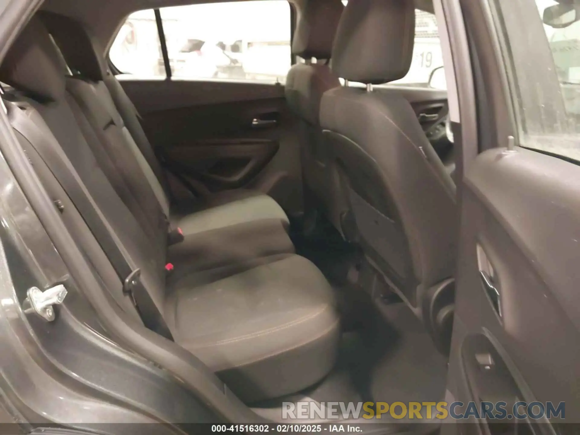 8 Photograph of a damaged car 3GNCJKSB6KL283263 CHEVROLET TRAX 2019