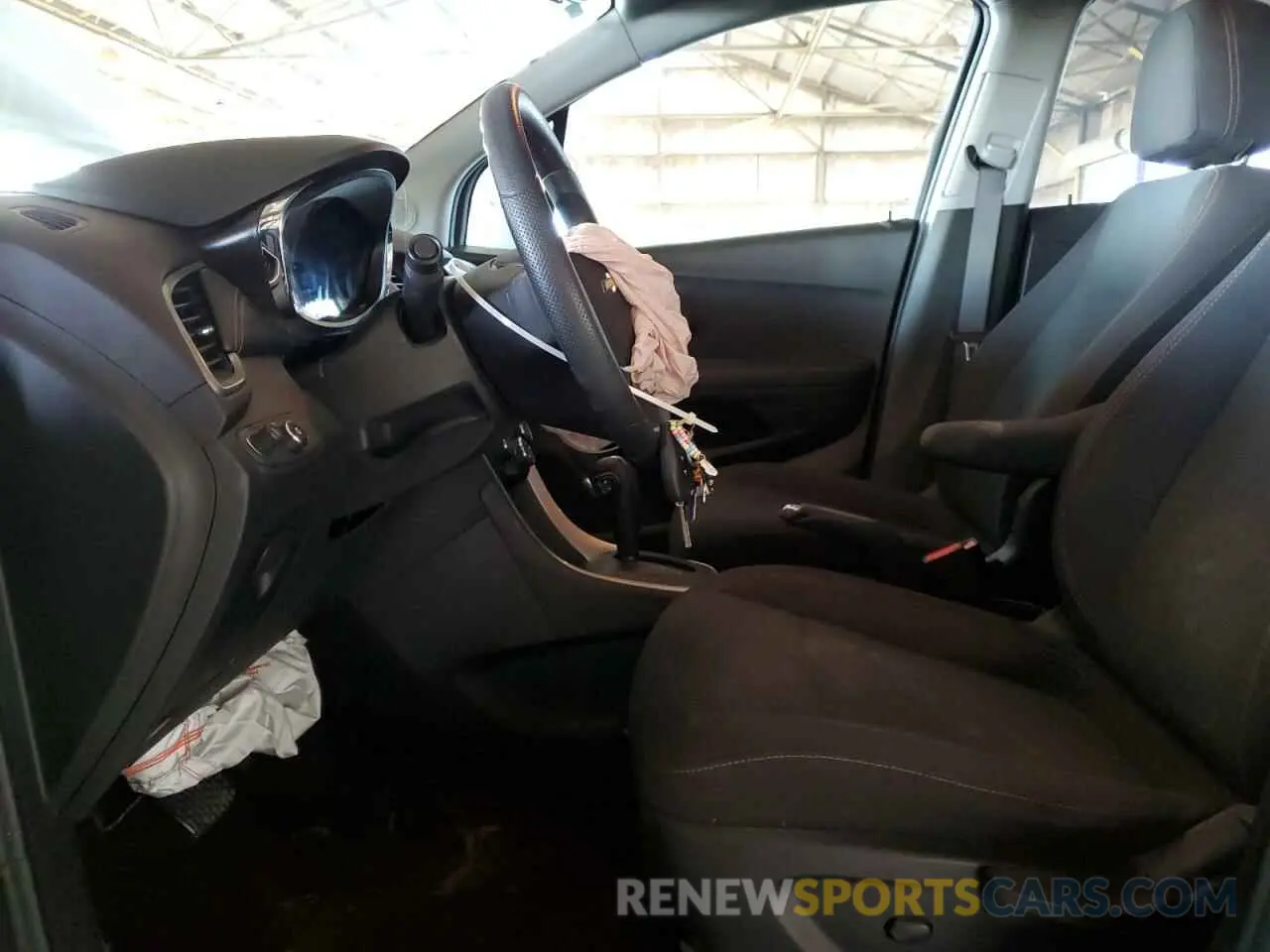 7 Photograph of a damaged car 3GNCJKSB6KL377594 CHEVROLET TRAX 2019