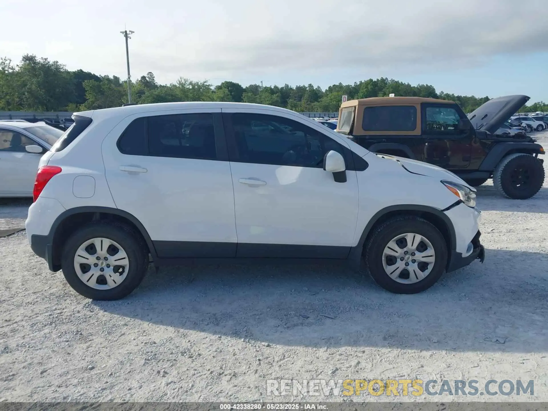 13 Photograph of a damaged car 3GNCJKSB7KL153203 CHEVROLET TRAX 2019
