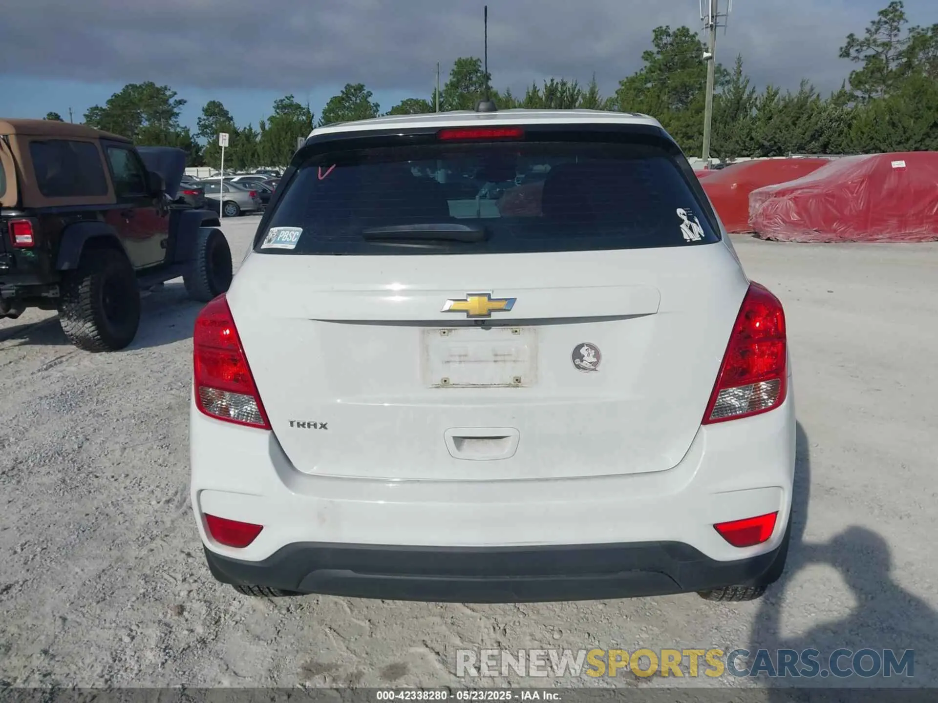16 Photograph of a damaged car 3GNCJKSB7KL153203 CHEVROLET TRAX 2019