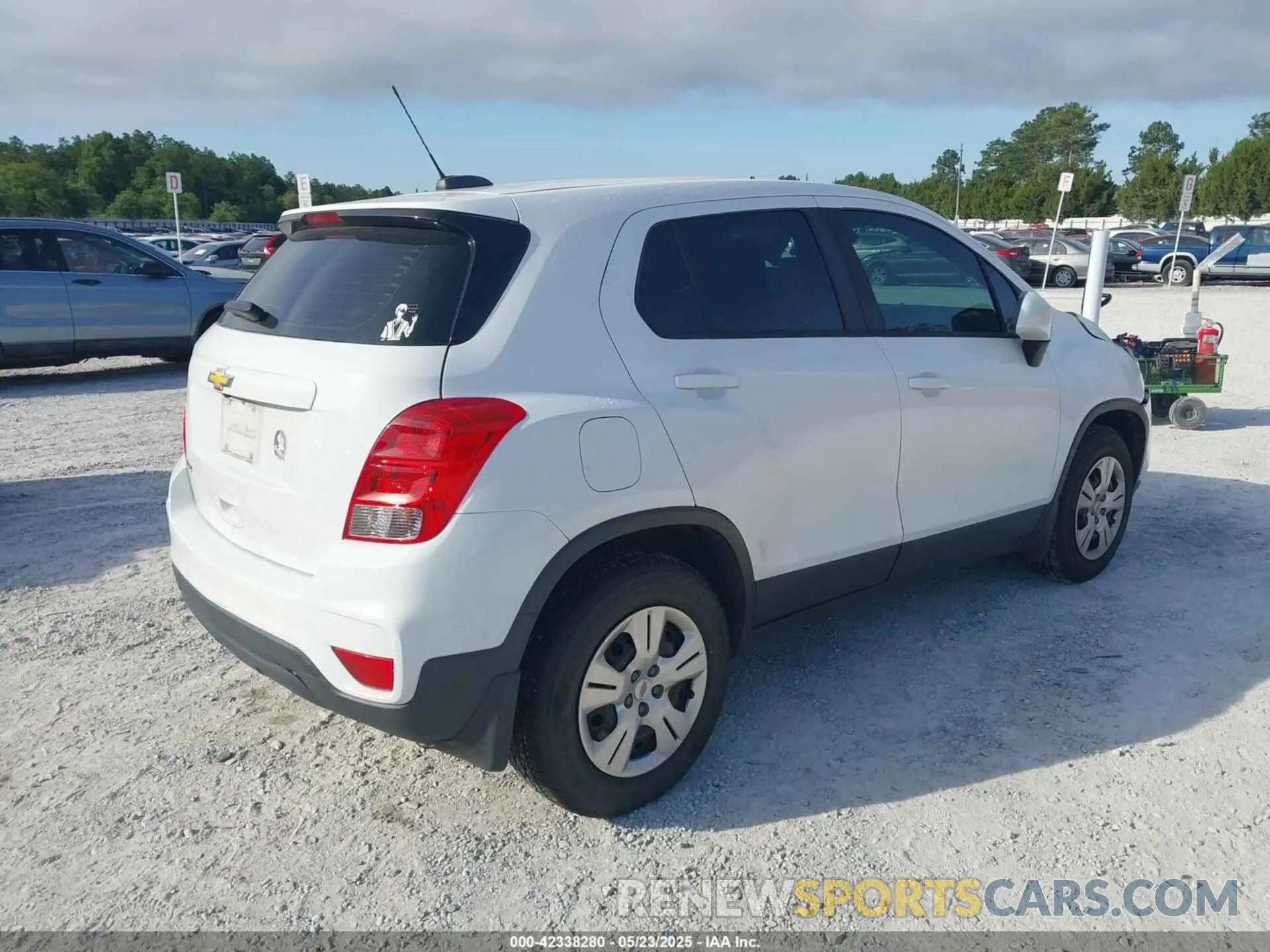 4 Photograph of a damaged car 3GNCJKSB7KL153203 CHEVROLET TRAX 2019