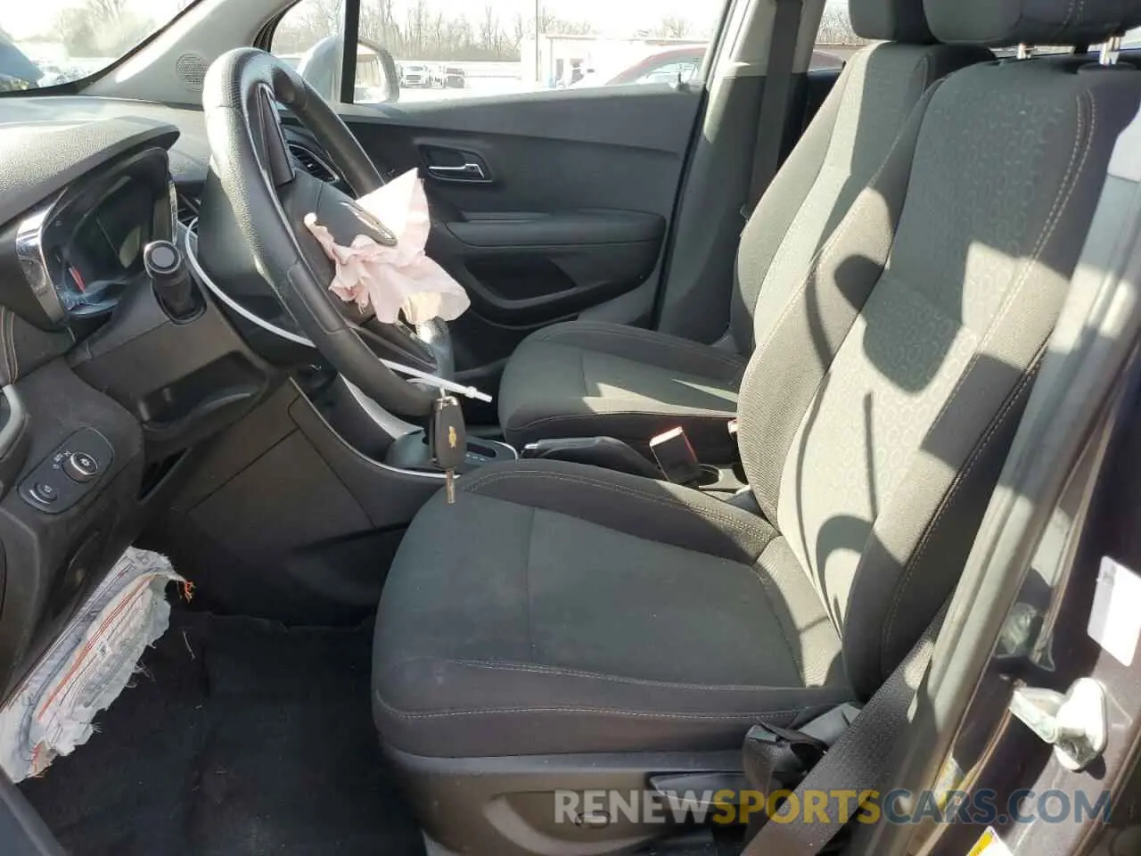 7 Photograph of a damaged car 3GNCJKSB7KL161155 CHEVROLET TRAX 2019