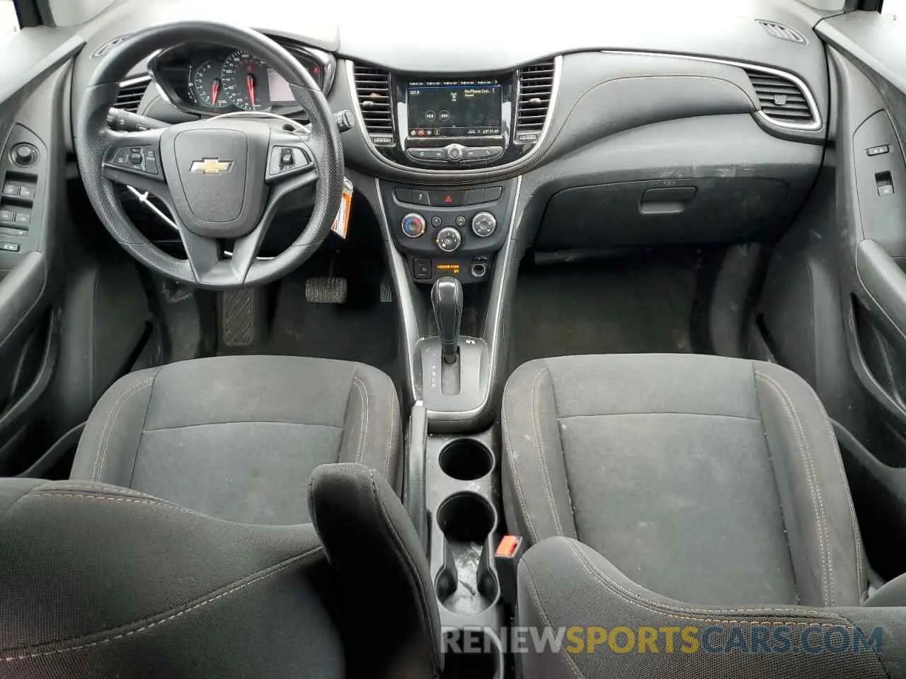 8 Photograph of a damaged car 3GNCJKSB7KL208944 CHEVROLET TRAX 2019
