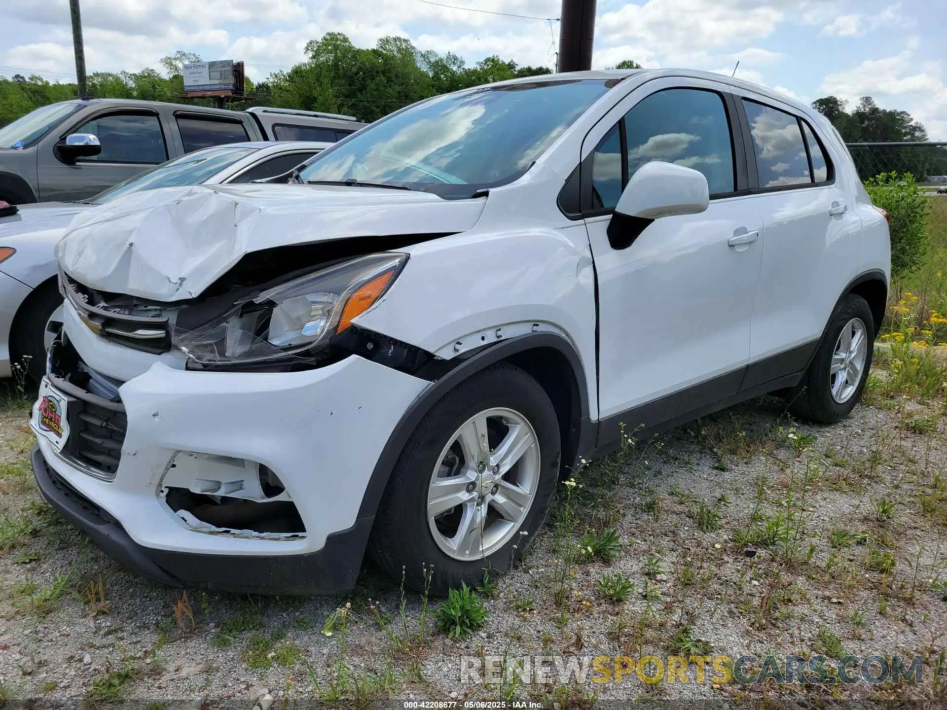 2 Photograph of a damaged car 3GNCJKSB7KL311989 CHEVROLET TRAX 2019