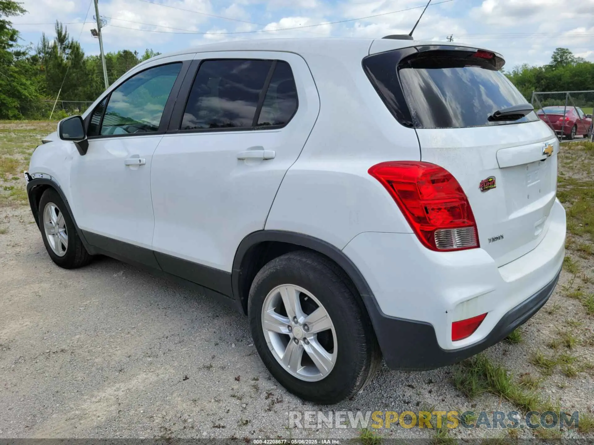 3 Photograph of a damaged car 3GNCJKSB7KL311989 CHEVROLET TRAX 2019