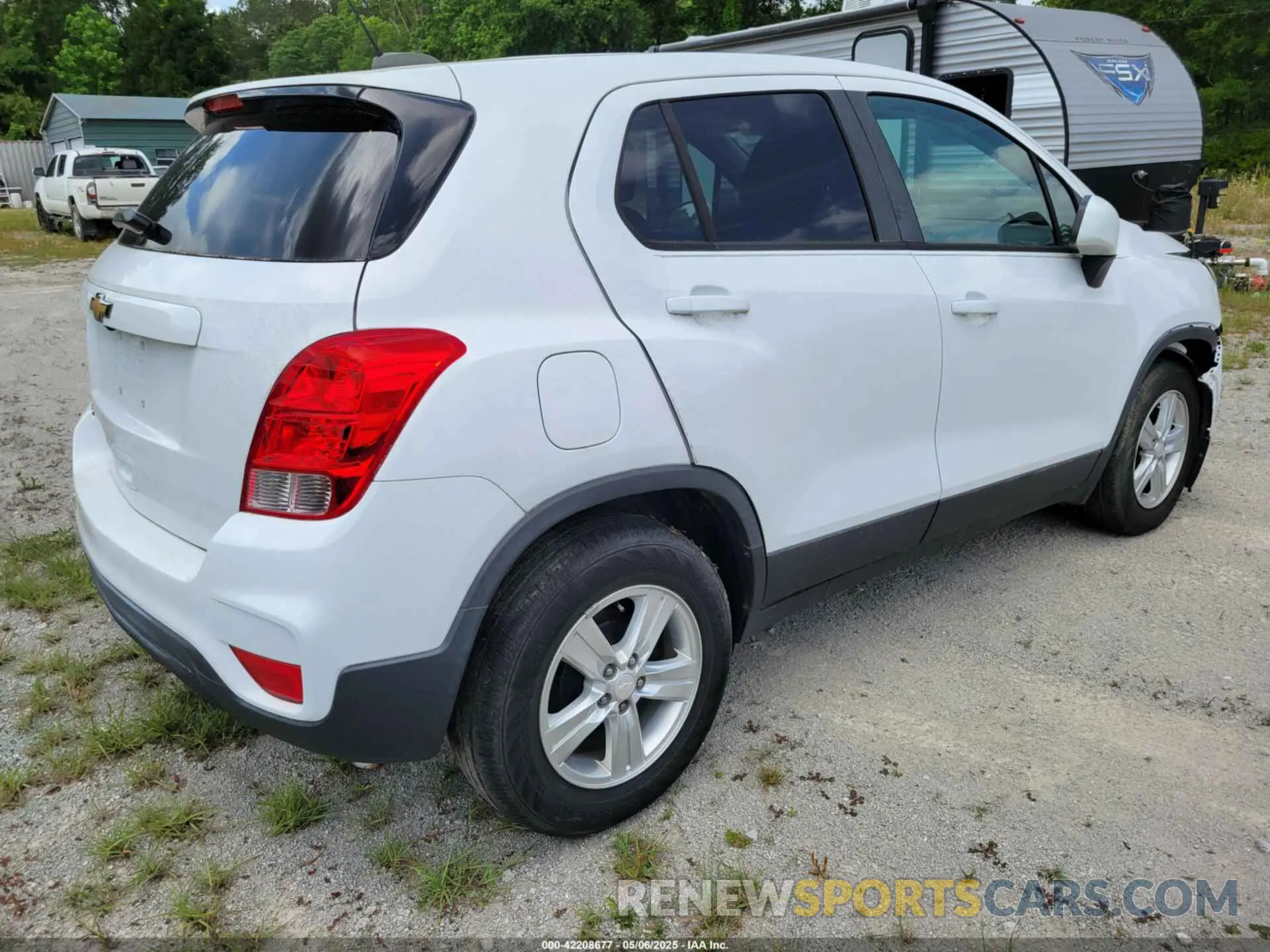 4 Photograph of a damaged car 3GNCJKSB7KL311989 CHEVROLET TRAX 2019