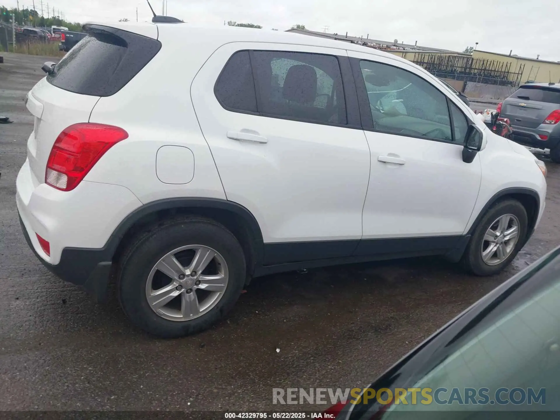 13 Photograph of a damaged car 3GNCJKSB7KL313998 CHEVROLET TRAX 2019