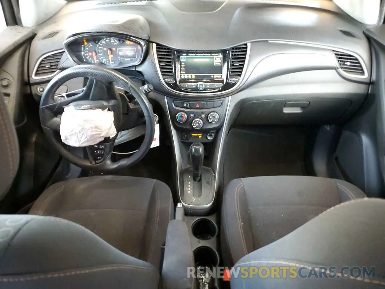 8 Photograph of a damaged car 3GNCJKSB7KL378009 CHEVROLET TRAX 2019