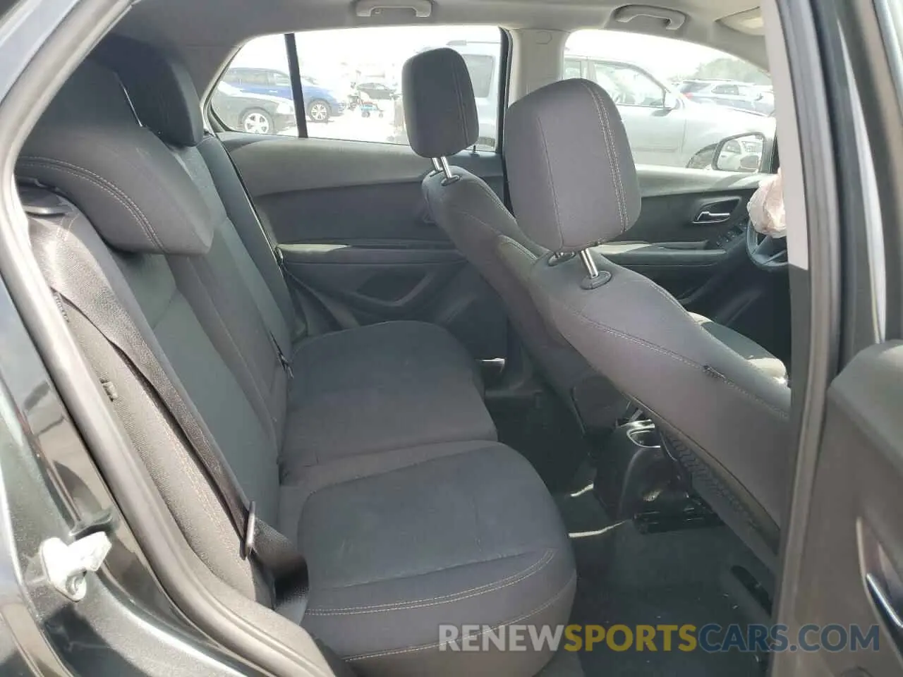 11 Photograph of a damaged car 3GNCJKSB8KL121912 CHEVROLET TRAX 2019