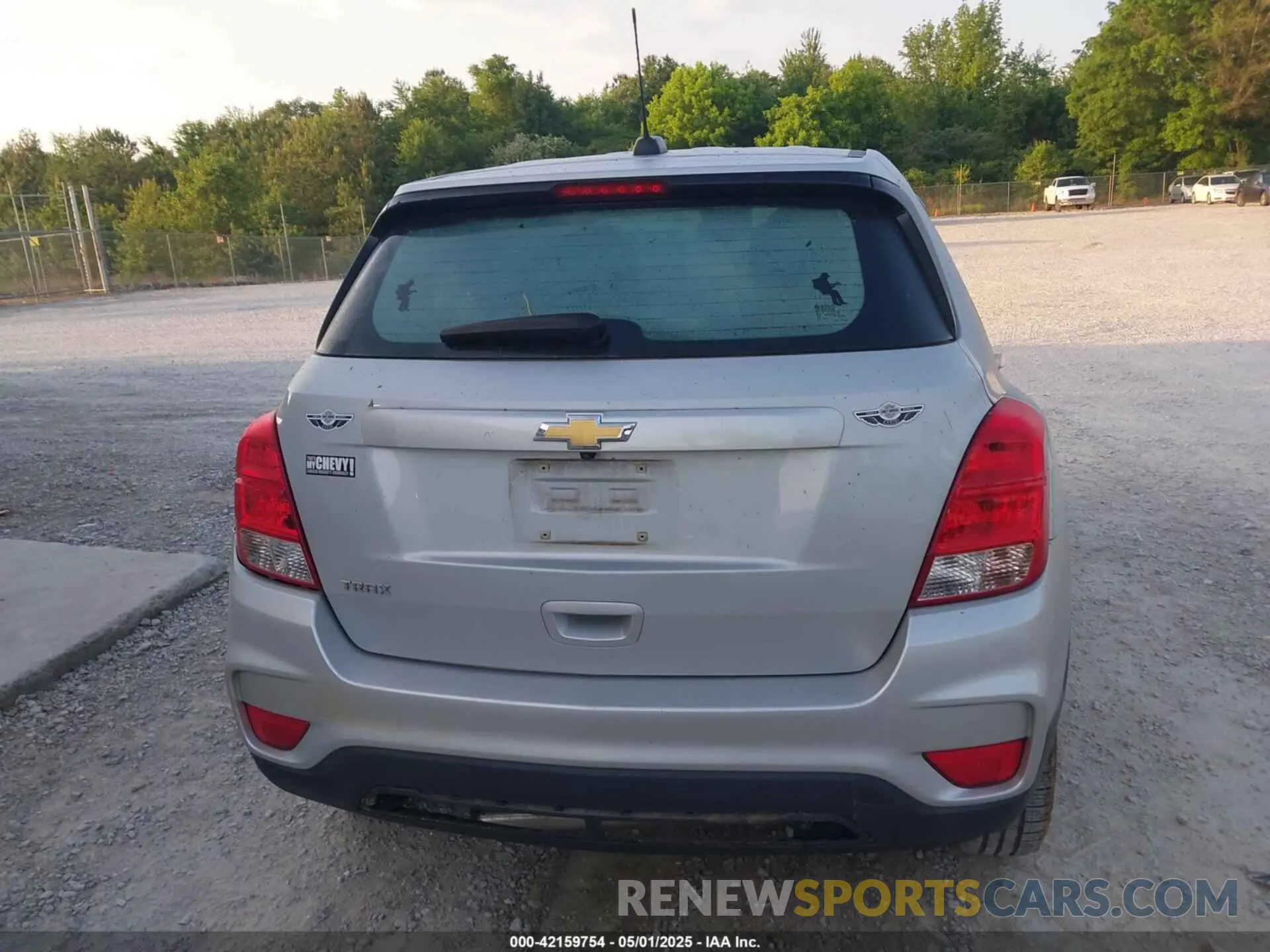 16 Photograph of a damaged car 3GNCJKSB8KL170642 CHEVROLET TRAX 2019
