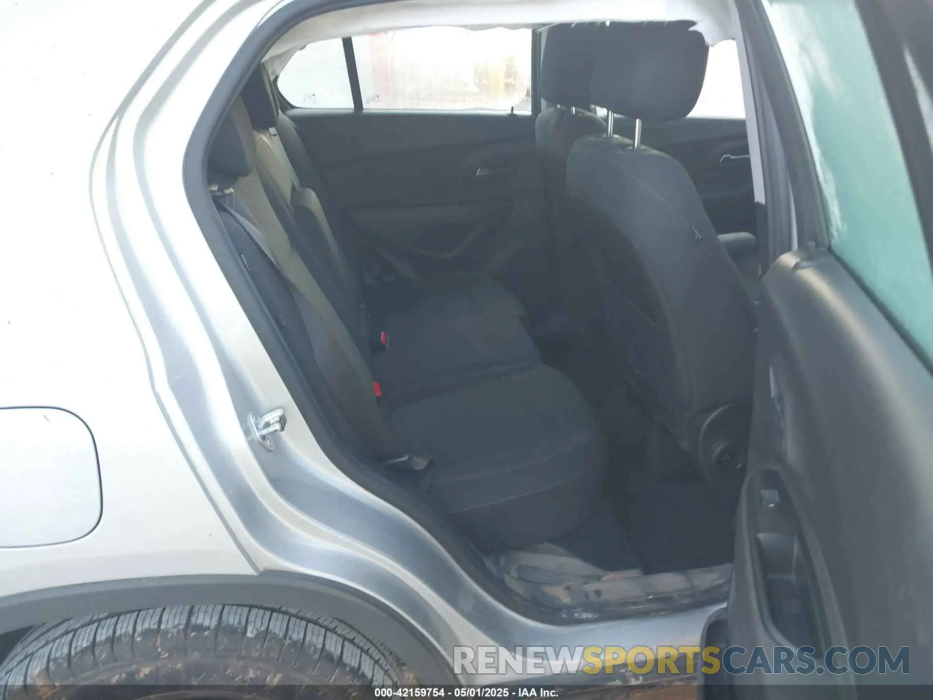 8 Photograph of a damaged car 3GNCJKSB8KL170642 CHEVROLET TRAX 2019