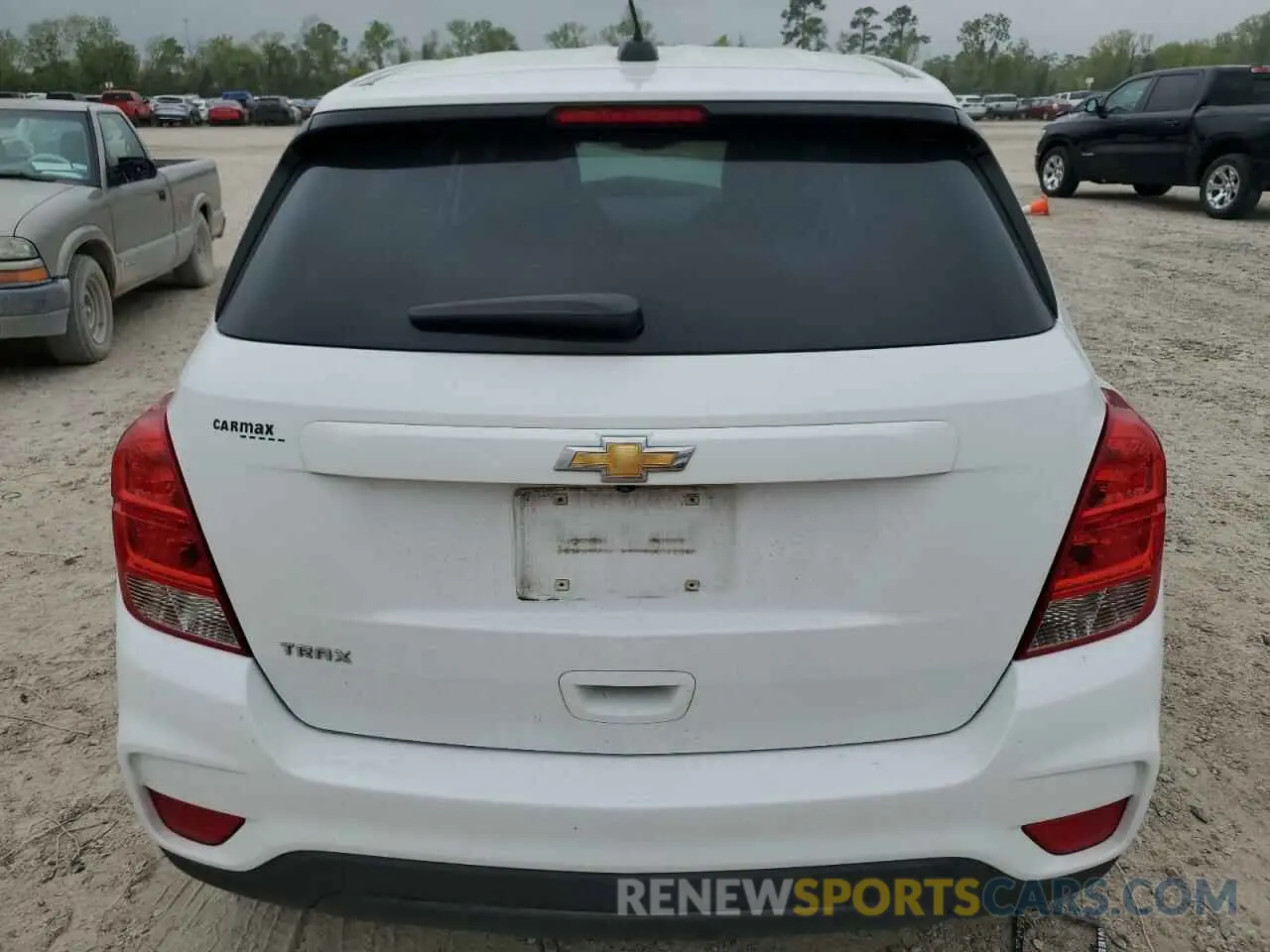 6 Photograph of a damaged car 3GNCJKSB8KL170821 CHEVROLET TRAX 2019
