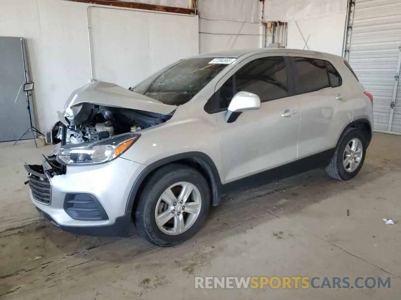 1 Photograph of a damaged car 3GNCJKSB8KL353152 CHEVROLET TRAX 2019