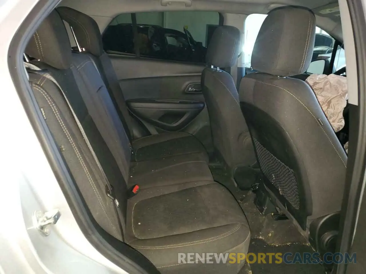 10 Photograph of a damaged car 3GNCJKSB8KL353152 CHEVROLET TRAX 2019