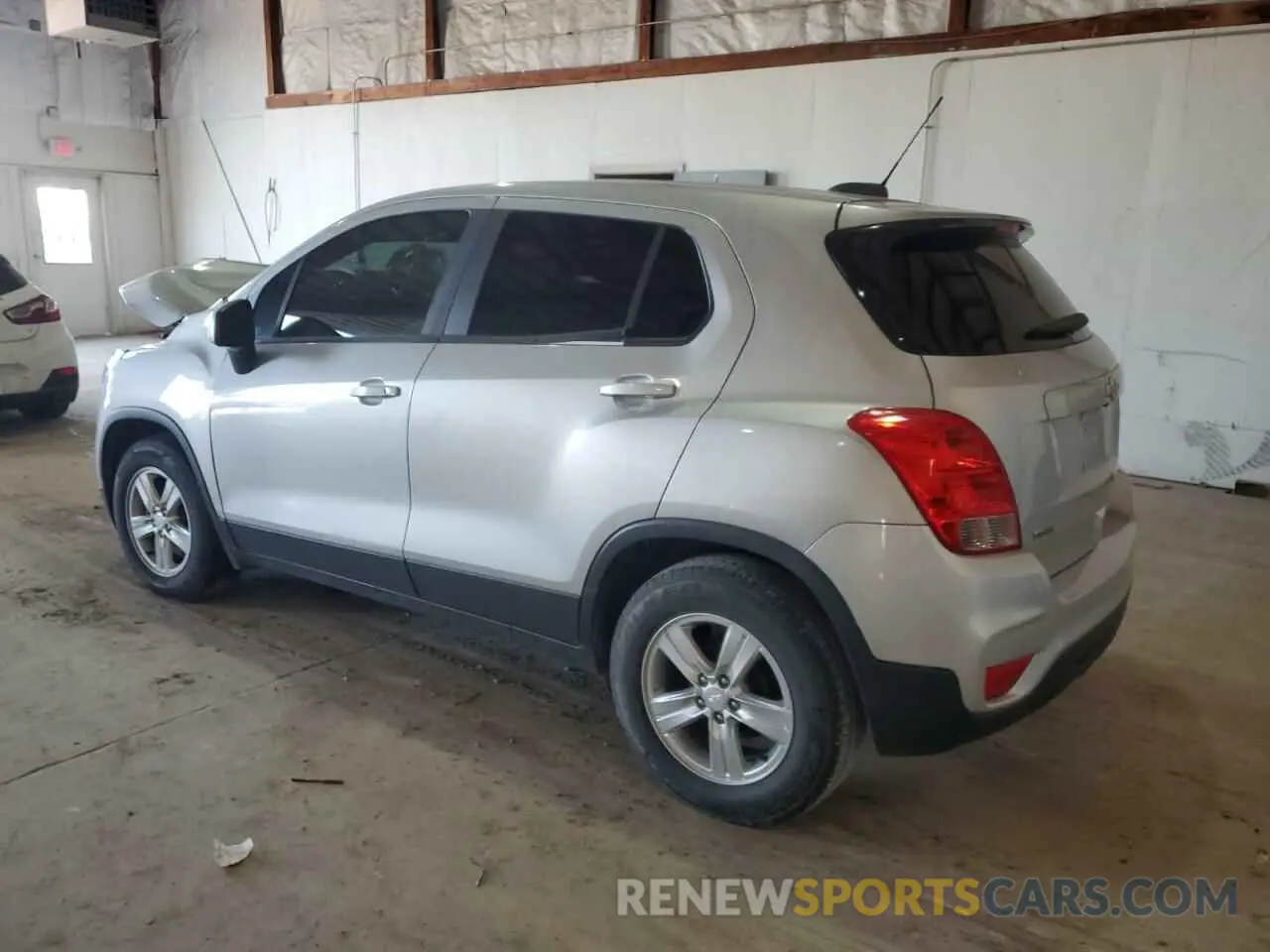 2 Photograph of a damaged car 3GNCJKSB8KL353152 CHEVROLET TRAX 2019
