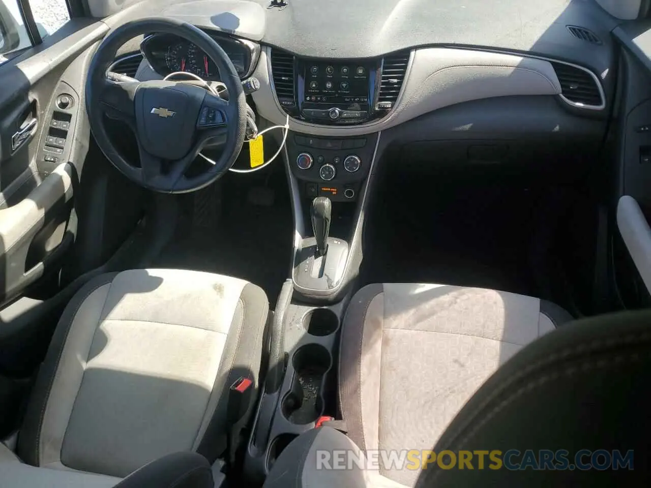 8 Photograph of a damaged car 3GNCJKSB9KL108585 CHEVROLET TRAX 2019