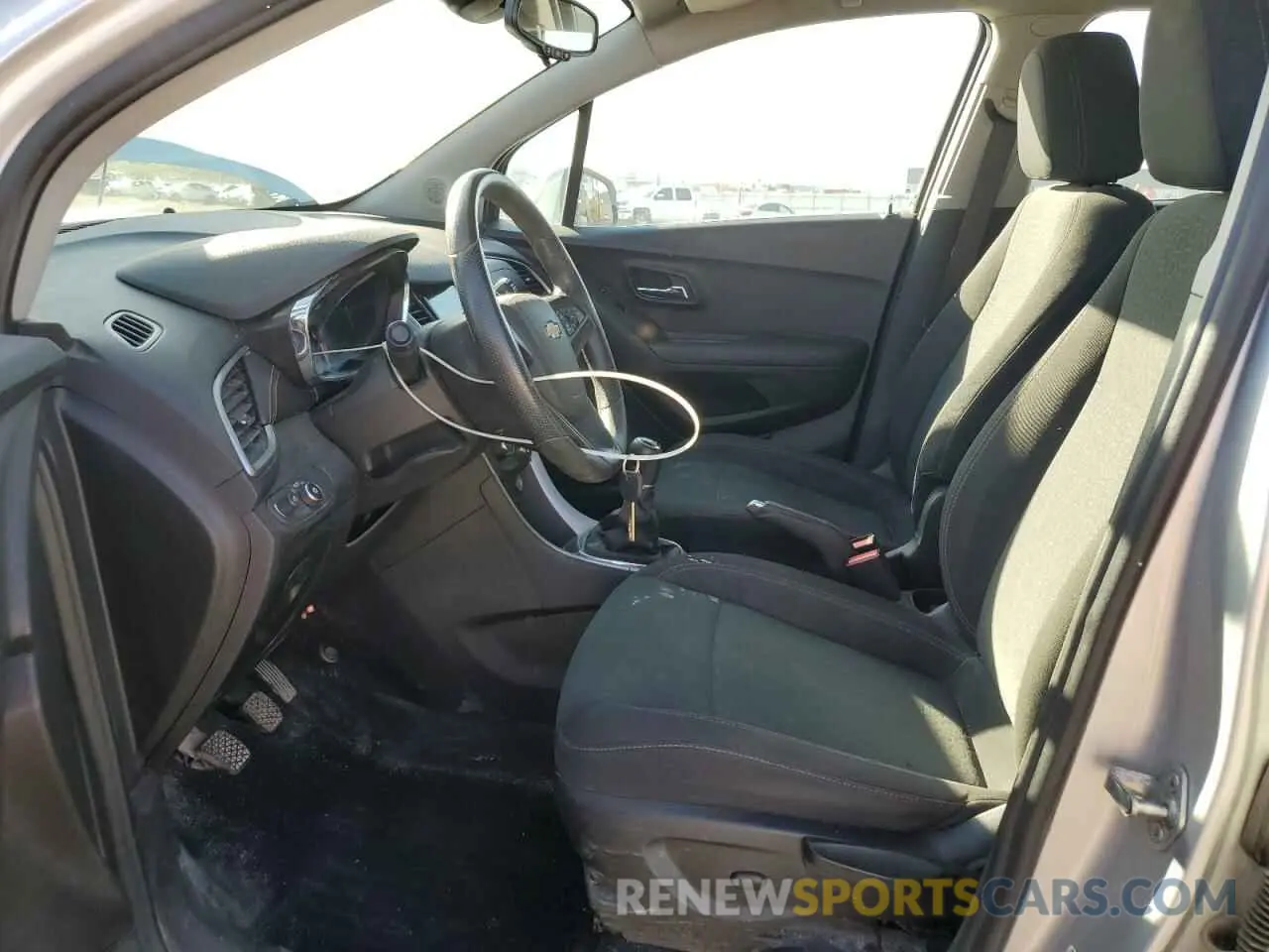 7 Photograph of a damaged car 3GNCJKSB9KL223123 CHEVROLET TRAX 2019