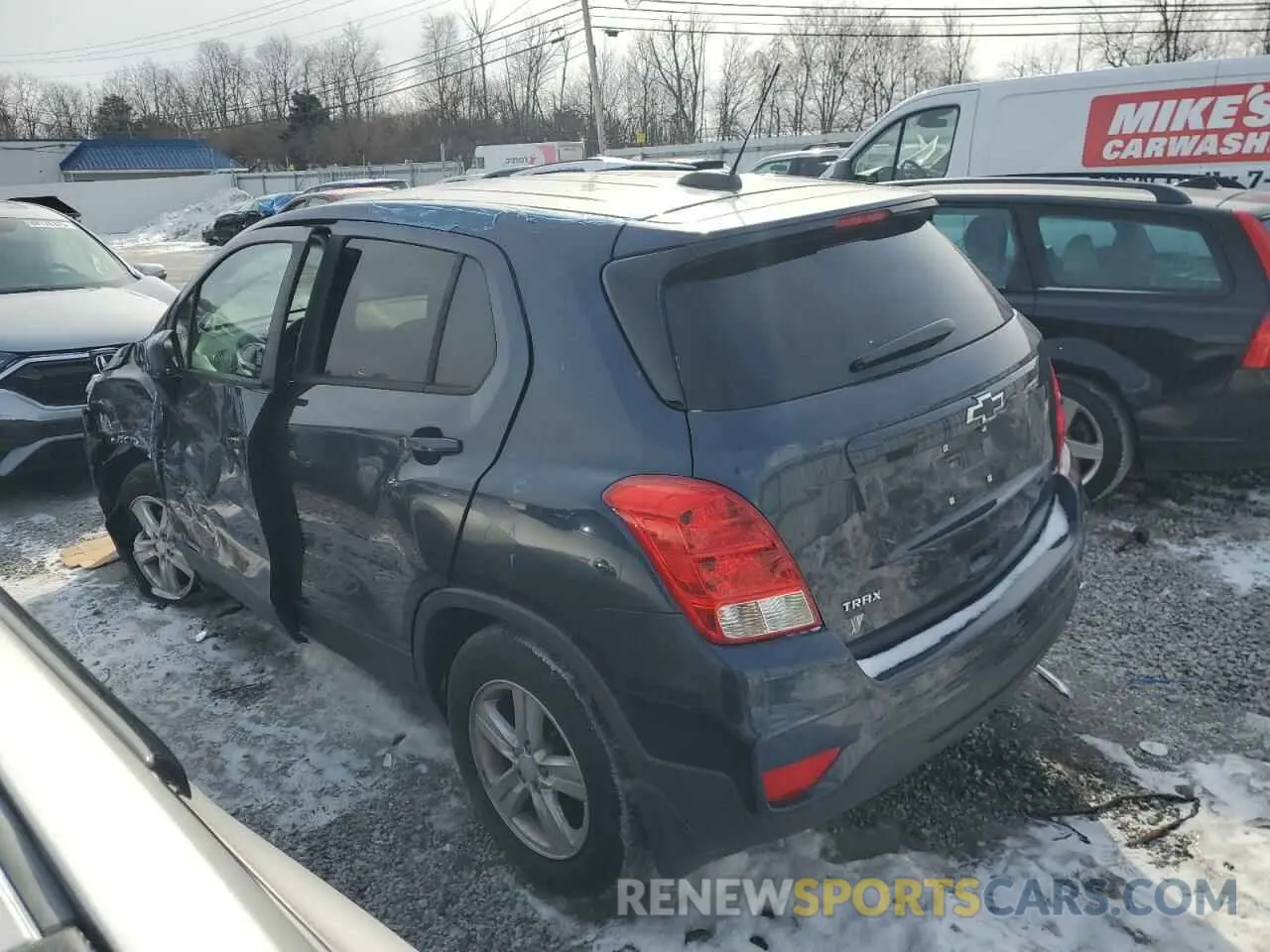 2 Photograph of a damaged car 3GNCJKSB9KL270037 CHEVROLET TRAX 2019