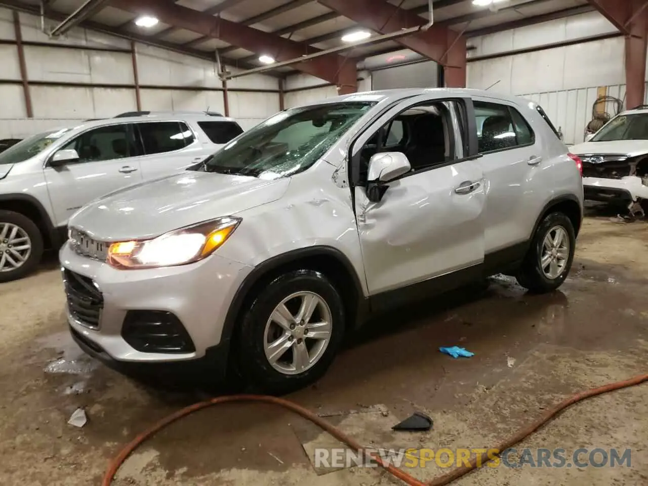 1 Photograph of a damaged car 3GNCJKSB9KL276338 CHEVROLET TRAX 2019