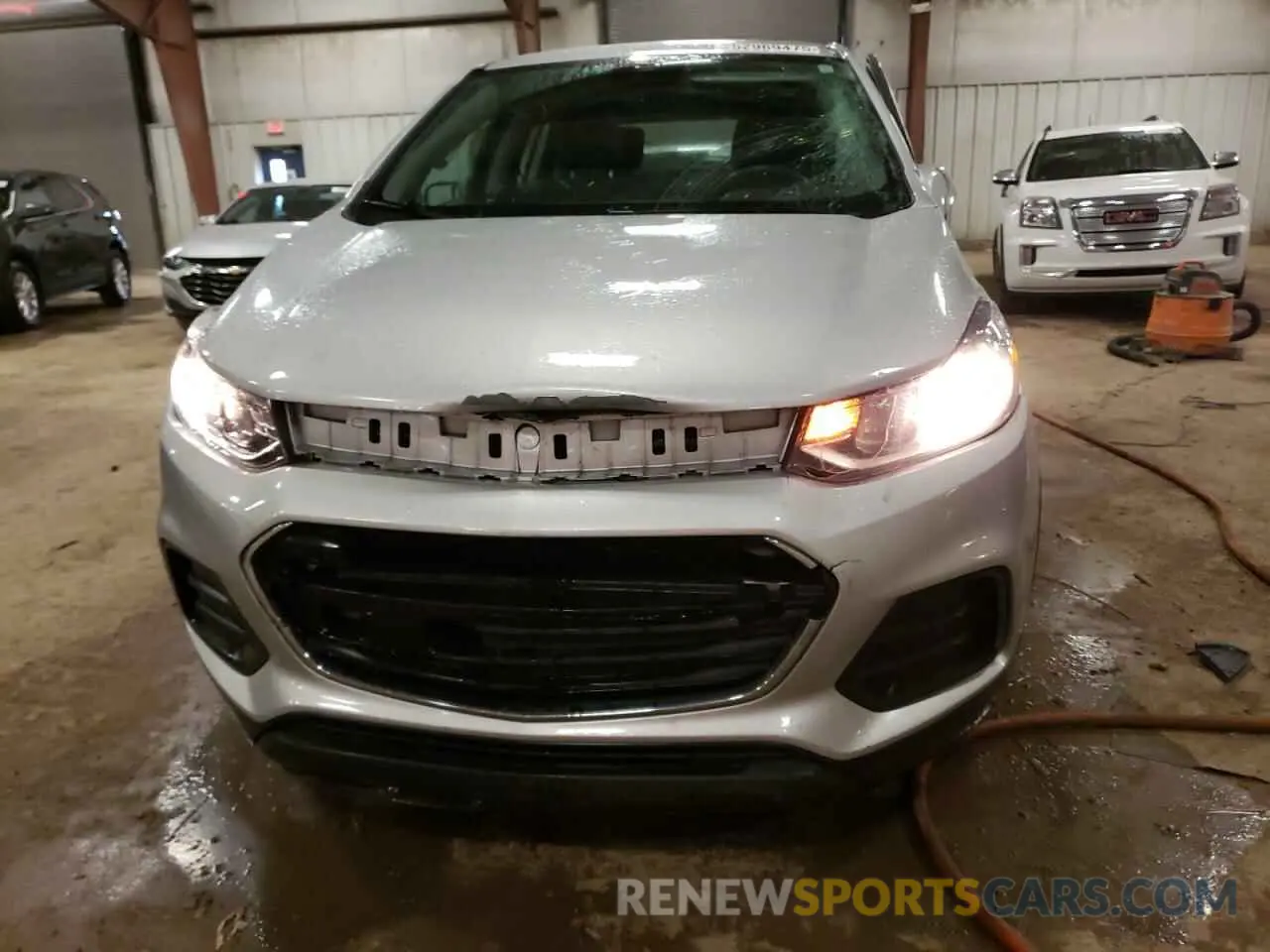 5 Photograph of a damaged car 3GNCJKSB9KL276338 CHEVROLET TRAX 2019