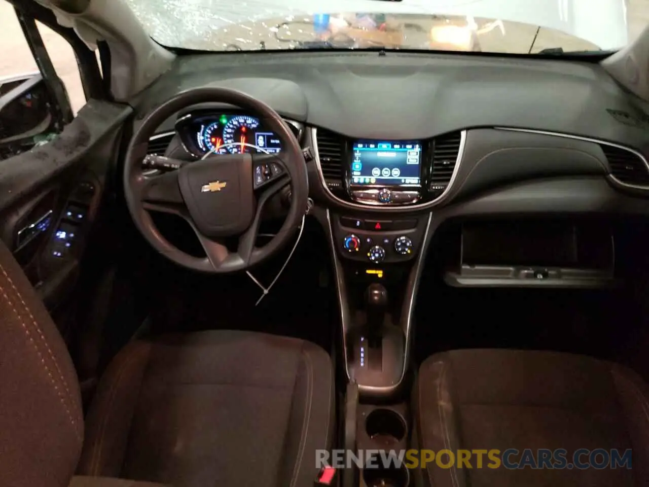 8 Photograph of a damaged car 3GNCJKSB9KL276338 CHEVROLET TRAX 2019