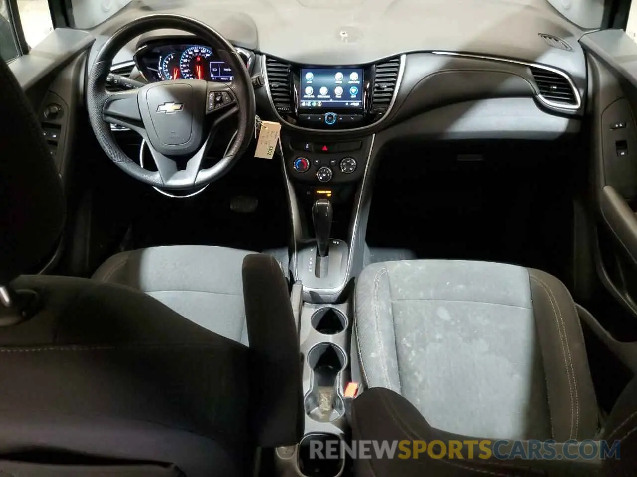 8 Photograph of a damaged car 3GNCJKSB9KL294712 CHEVROLET TRAX 2019