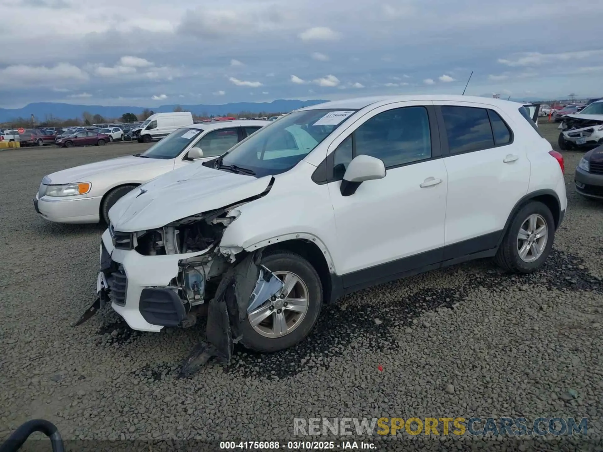 2 Photograph of a damaged car 3GNCJKSB9KL357789 CHEVROLET TRAX 2019
