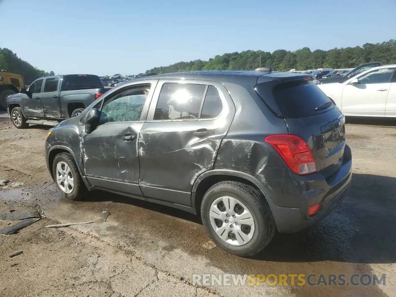 2 Photograph of a damaged car 3GNCJKSBXKL174630 CHEVROLET TRAX 2019