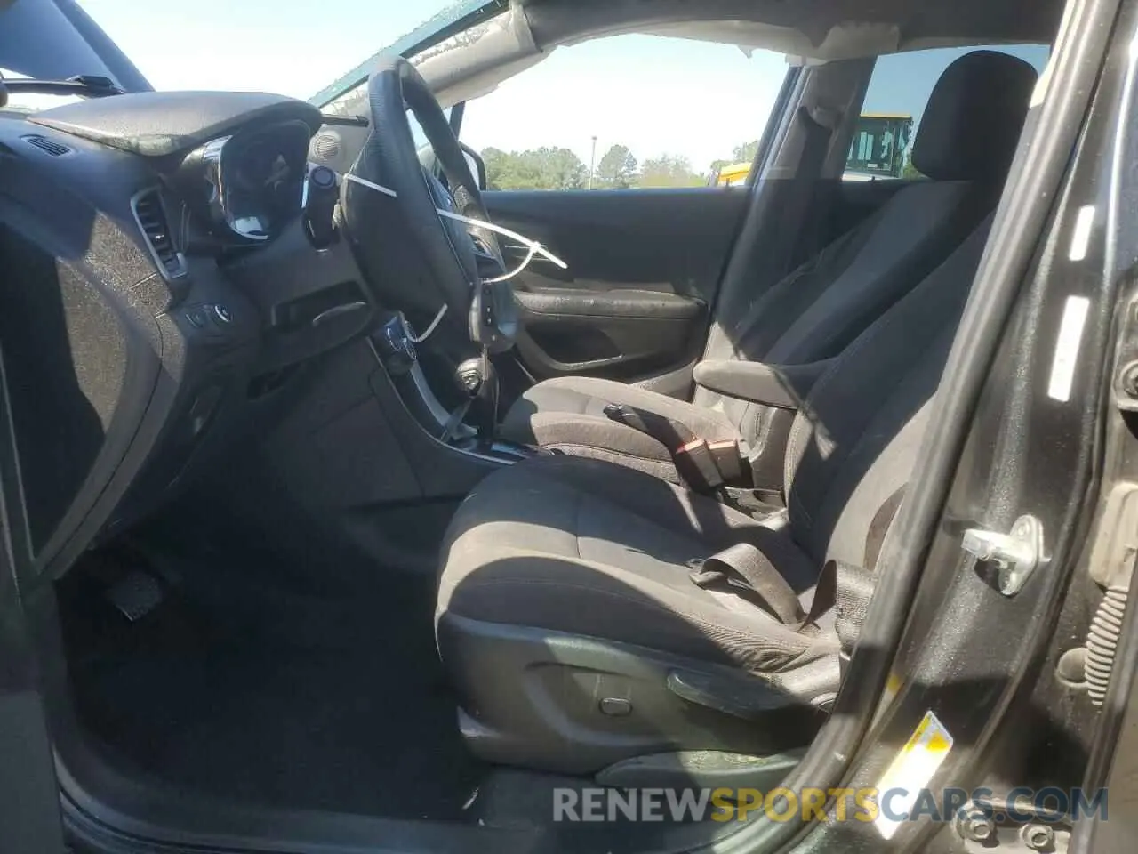 7 Photograph of a damaged car 3GNCJKSBXKL174630 CHEVROLET TRAX 2019