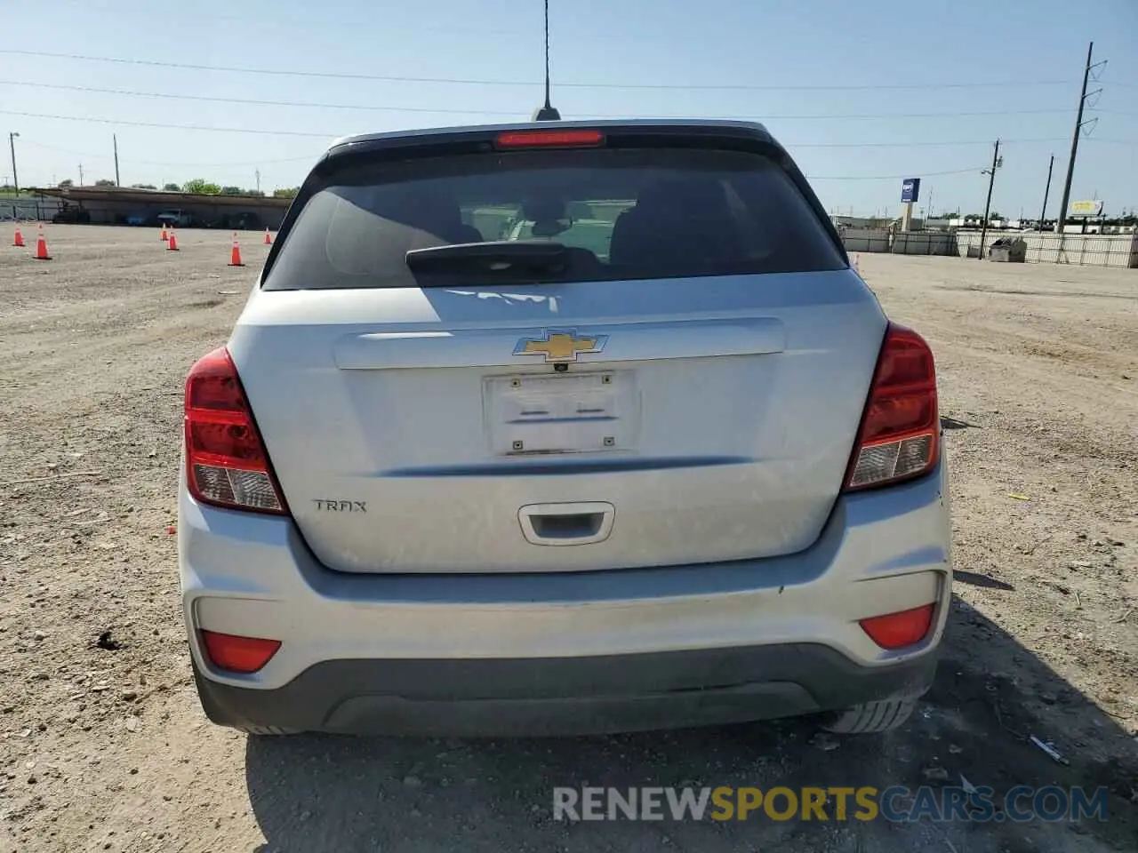 6 Photograph of a damaged car 3GNCJKSBXKL217752 CHEVROLET TRAX 2019