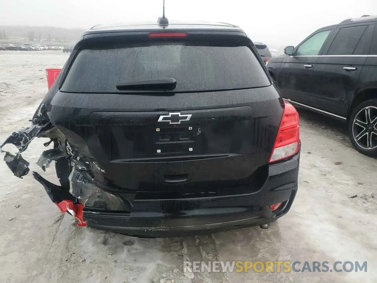 6 Photograph of a damaged car 3GNCJKSBXKL263940 CHEVROLET TRAX 2019