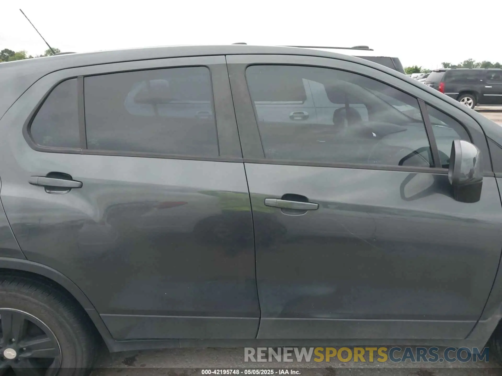 12 Photograph of a damaged car 3GNCJKSBXKL300159 CHEVROLET TRAX 2019