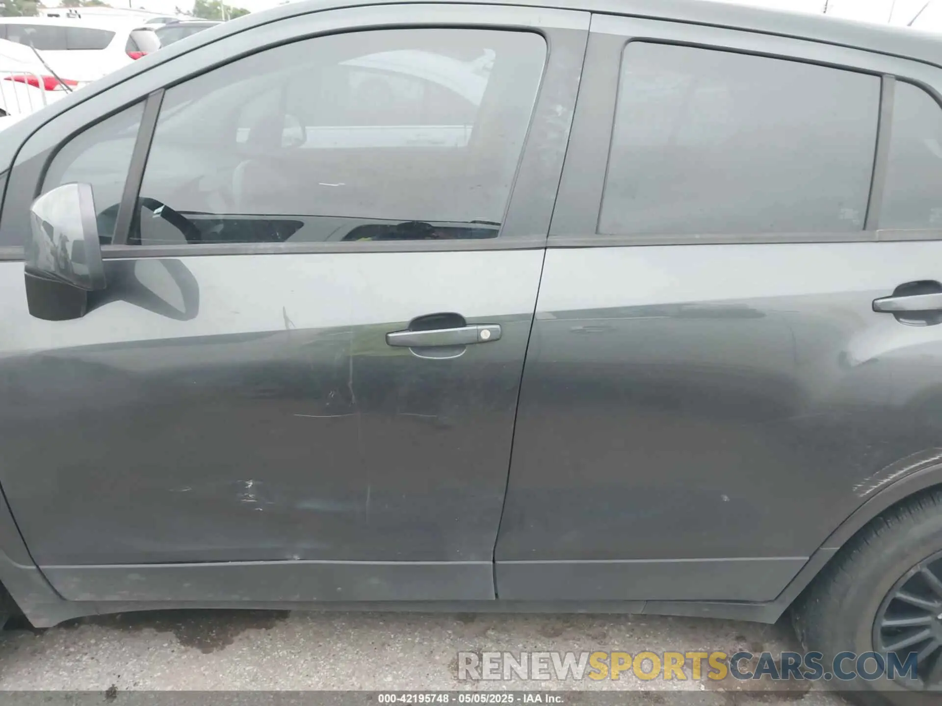 13 Photograph of a damaged car 3GNCJKSBXKL300159 CHEVROLET TRAX 2019